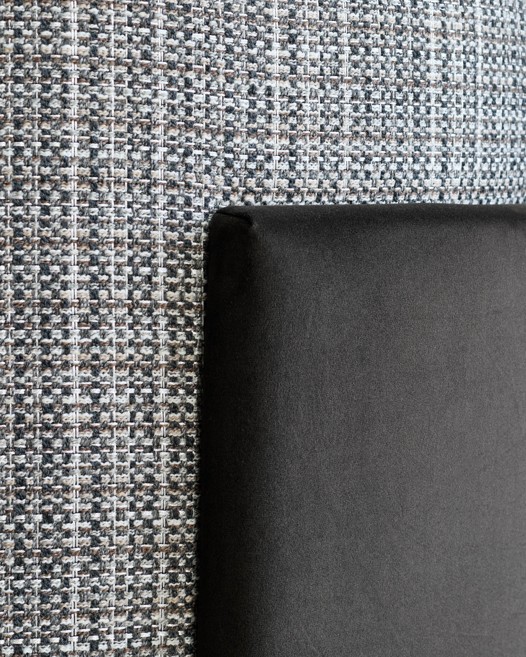 Fauteuil d'appoint Miles moka en matériaux mixtes