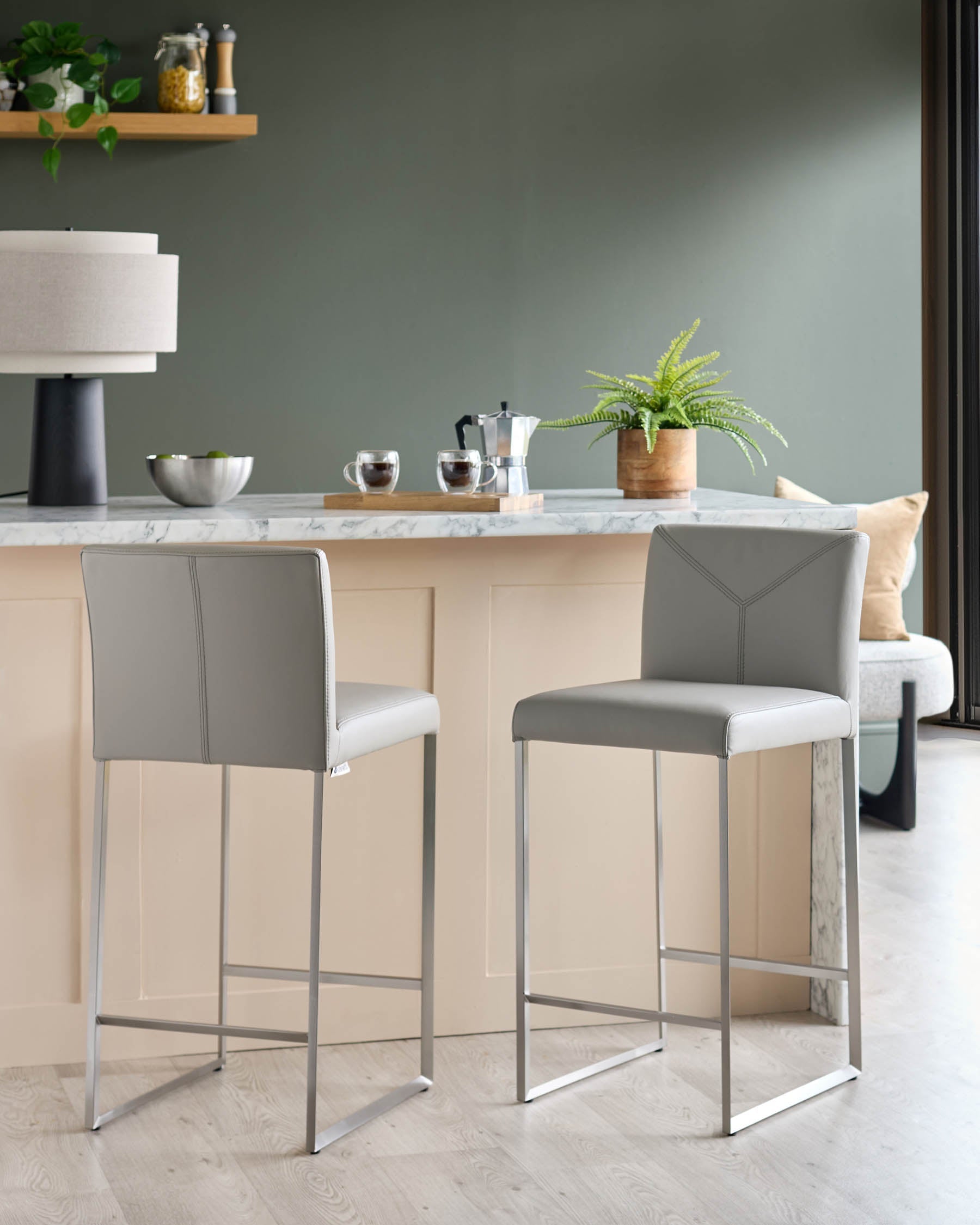 Tabouret de bar Monti en cuir gris clair