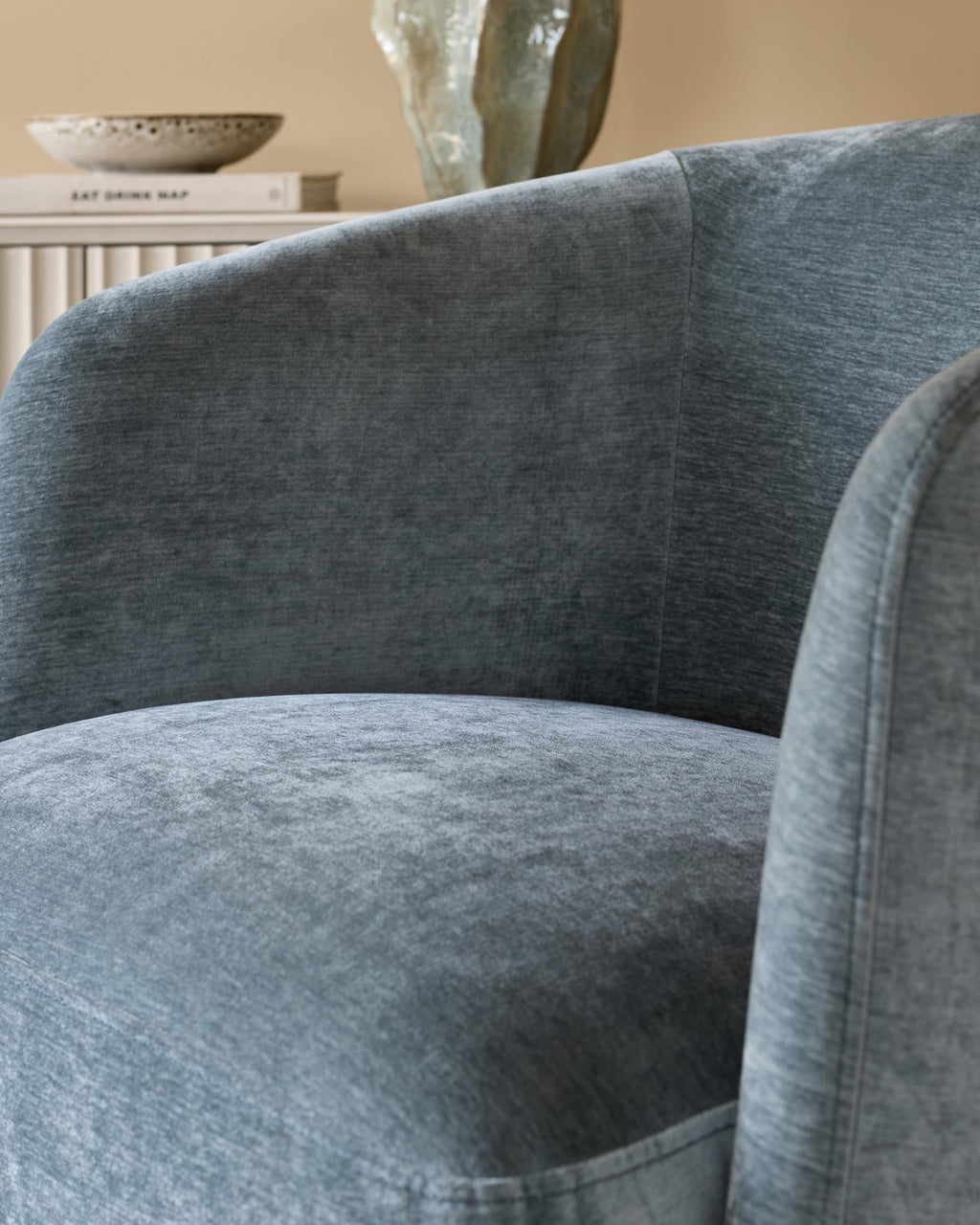 Fauteuil pivotant Natalia en chenille bleu-gris