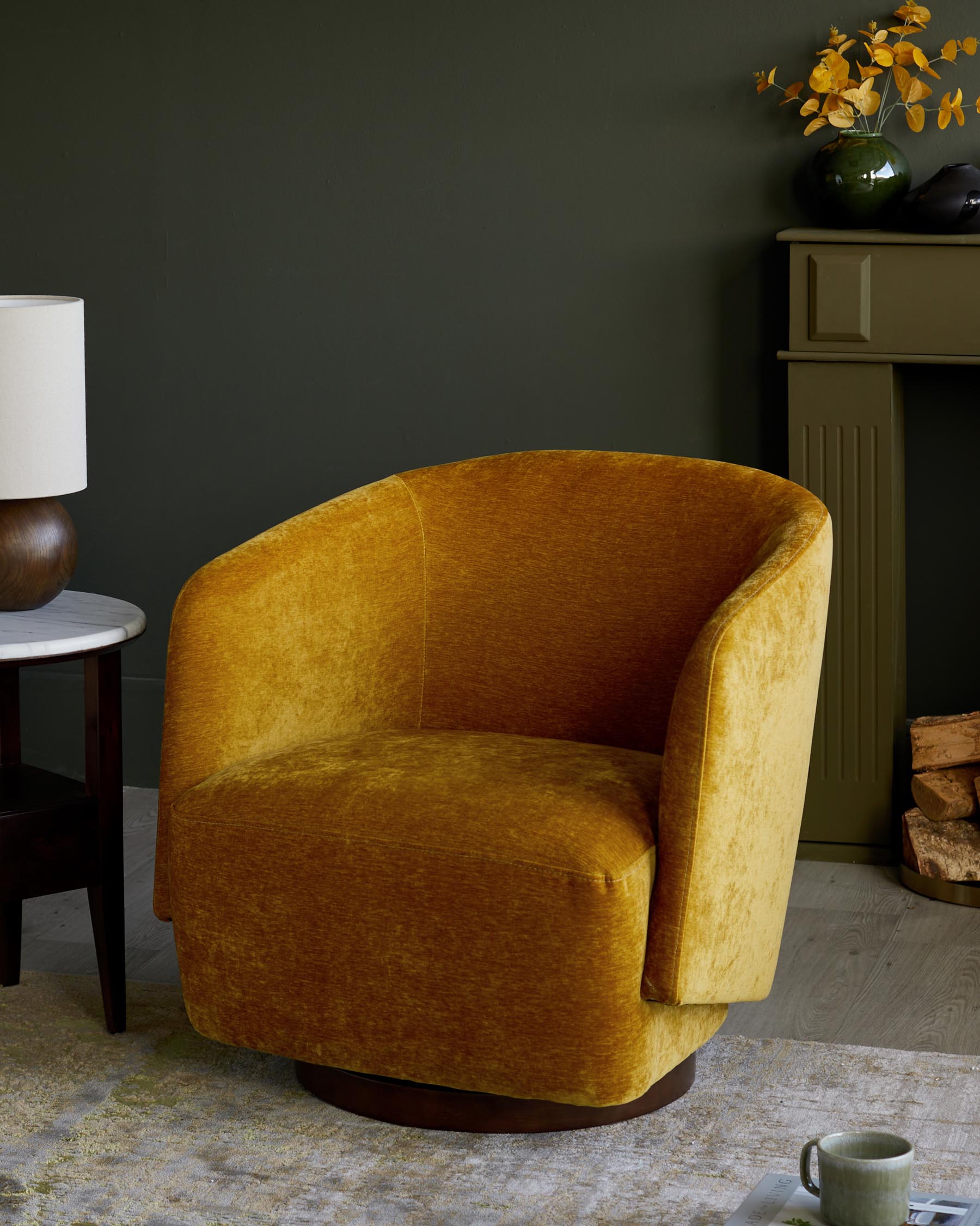 Fauteuil pivotant en chenille ocre Natalia