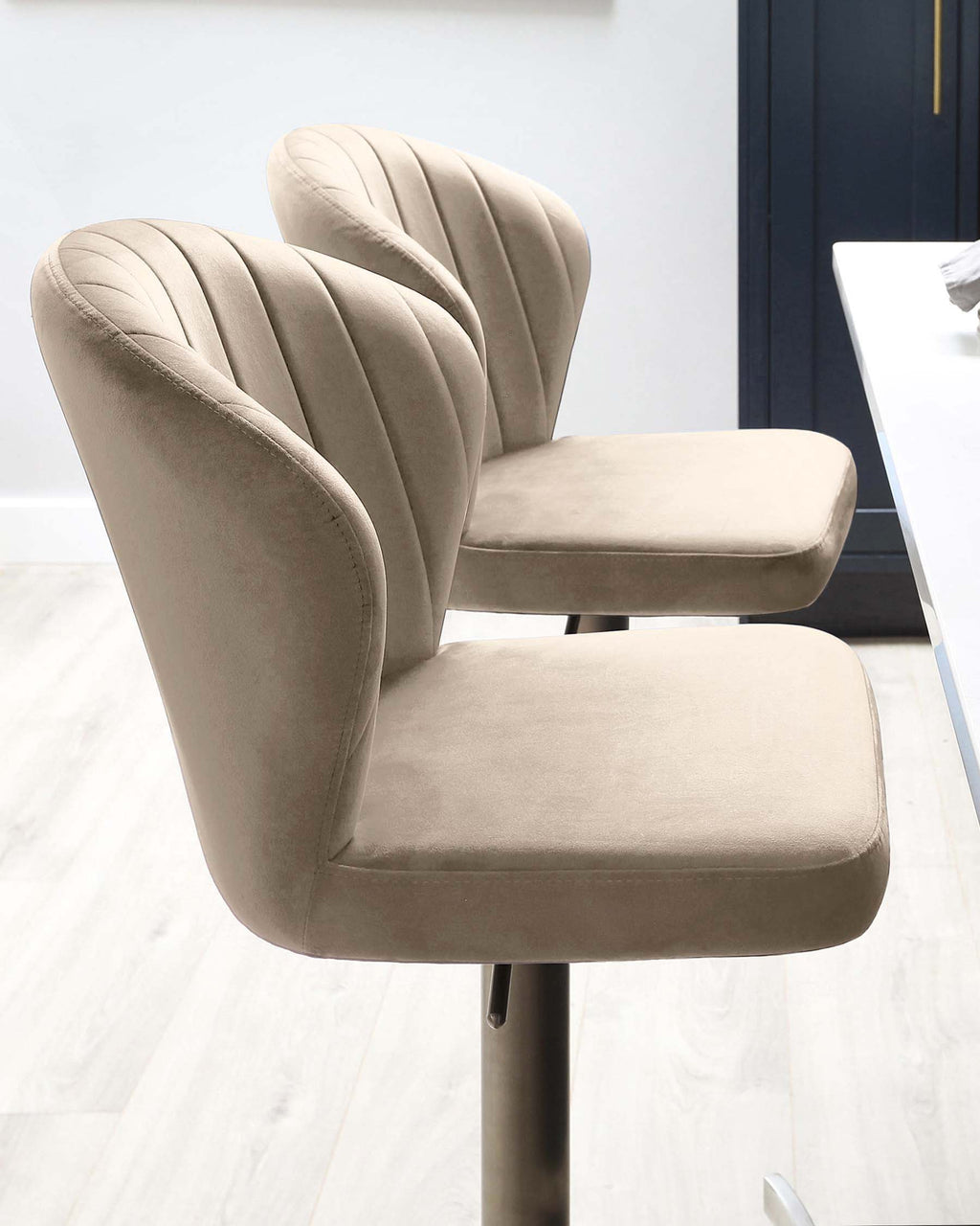 Tabouret de bar Harper Champagne Velvet à vérin à gaz