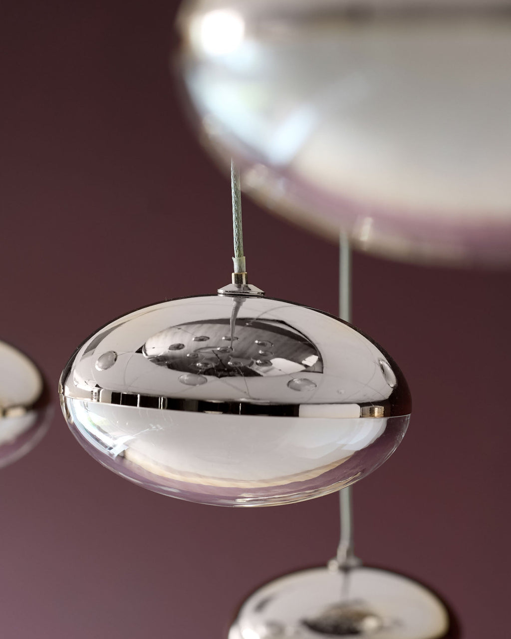 Suspension Nina argentée chromée avec verre transparent et LED réglable à 10 LED