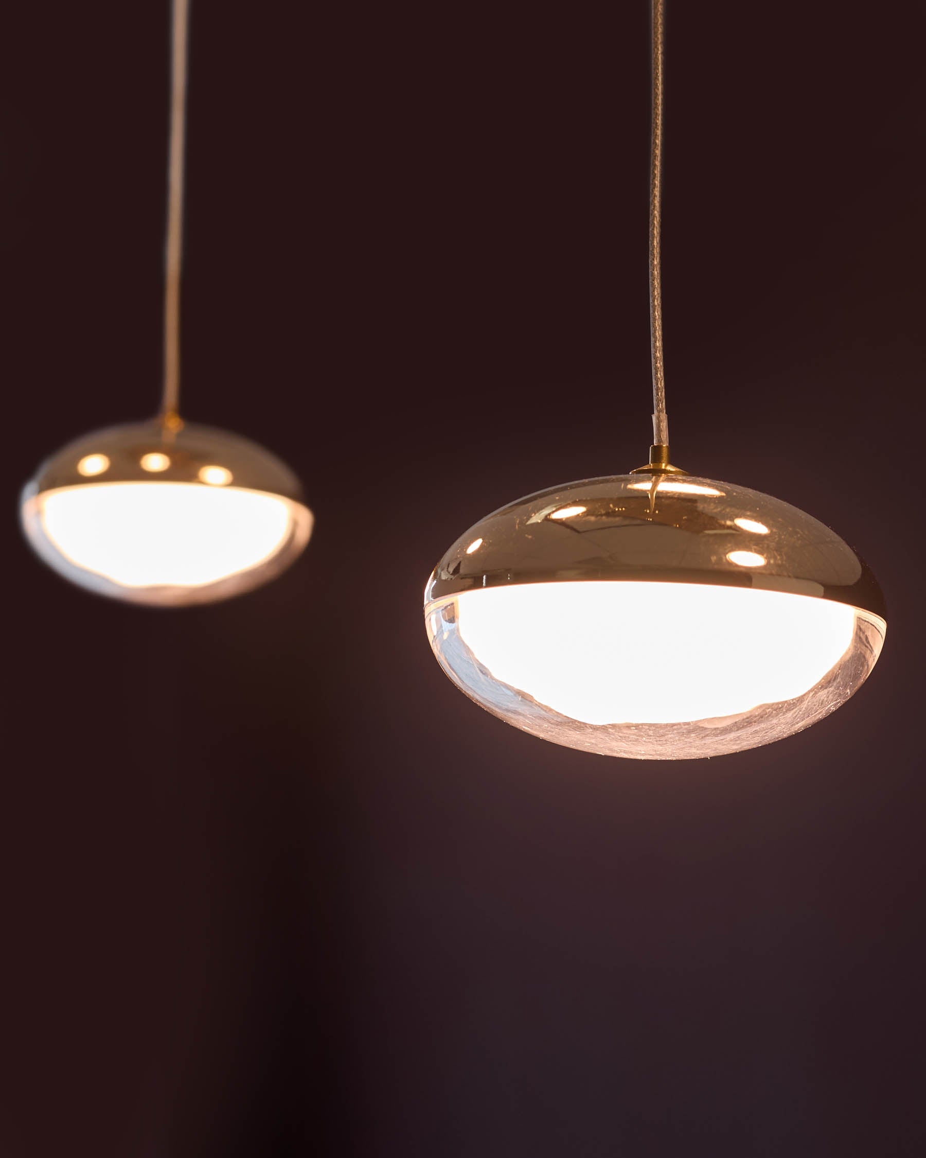 Pendentif Nina en or doux avec verre transparent et LED réglable 7 pouces