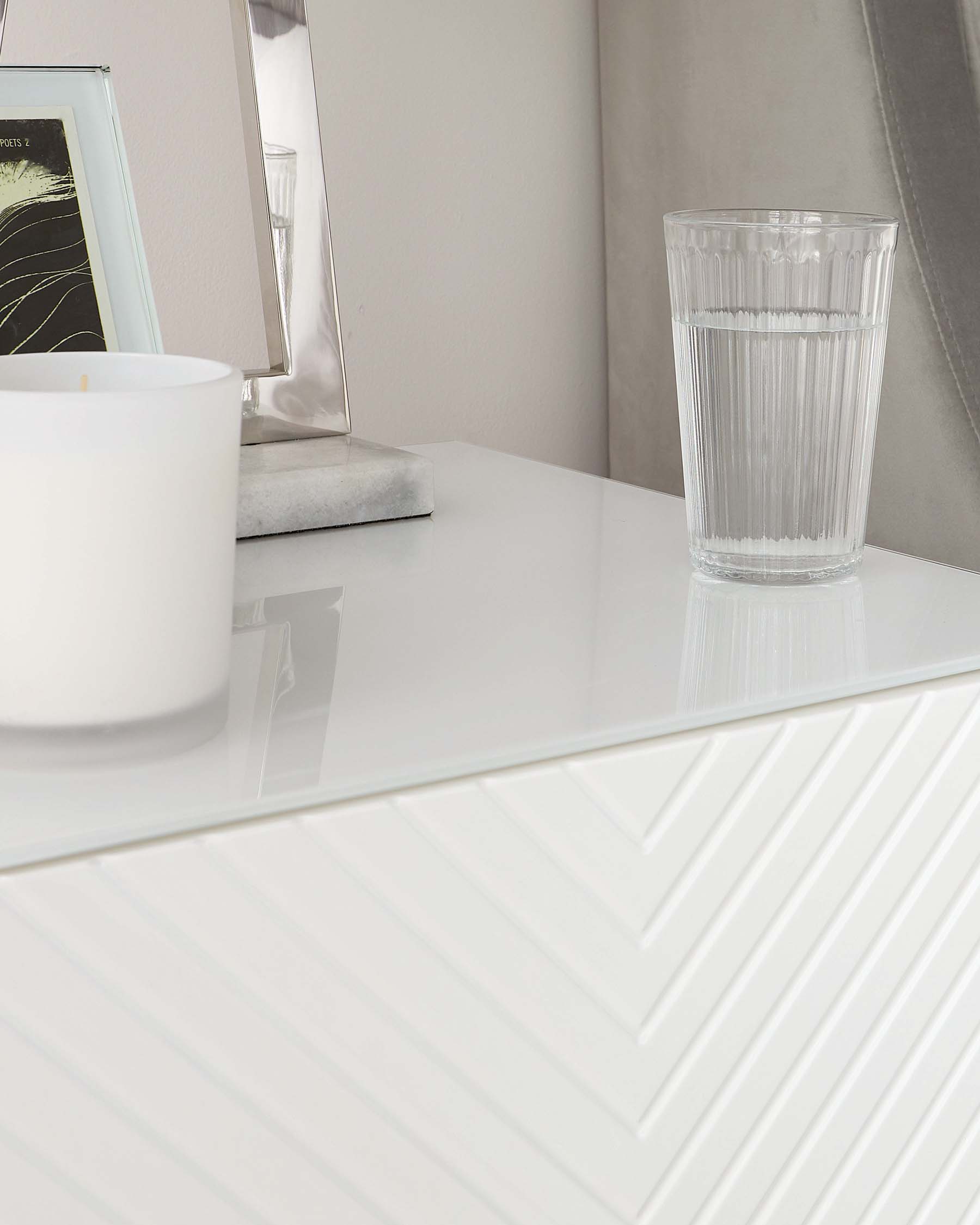 Table de chevet Noah blanche brillante à 2 tiroirs