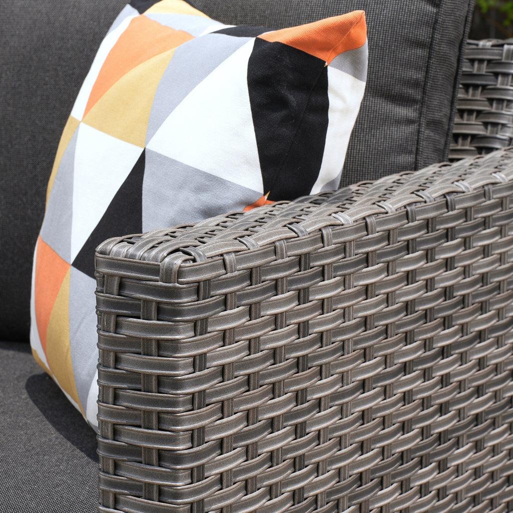 Ensemble de 5 sièges de jardin à dossier haut en osier OVIOS