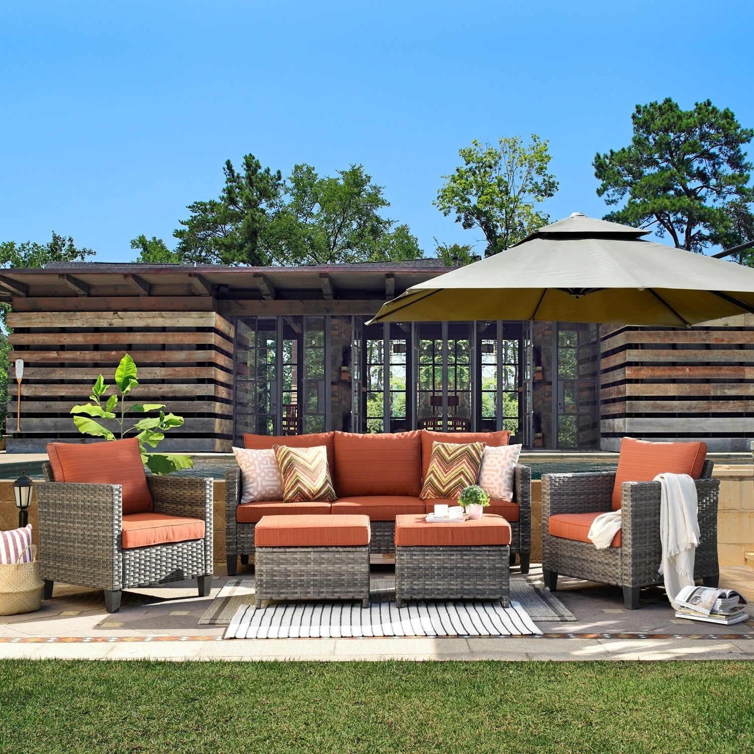 Ensemble de 5 sièges de jardin à dossier haut en osier OVIOS