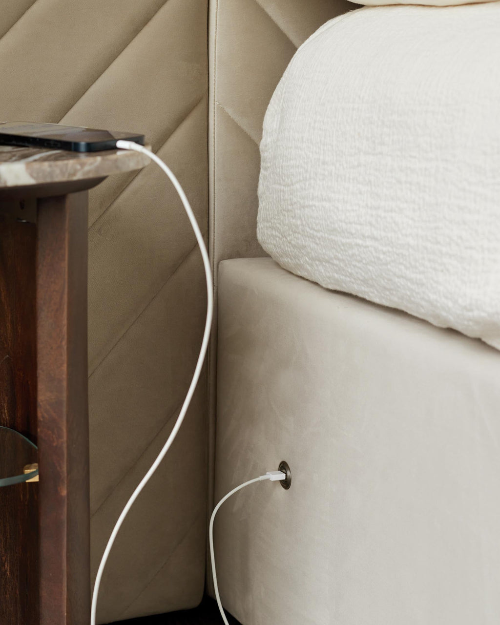 Lit coffre Octavia Luxe en velours champagne, format king size