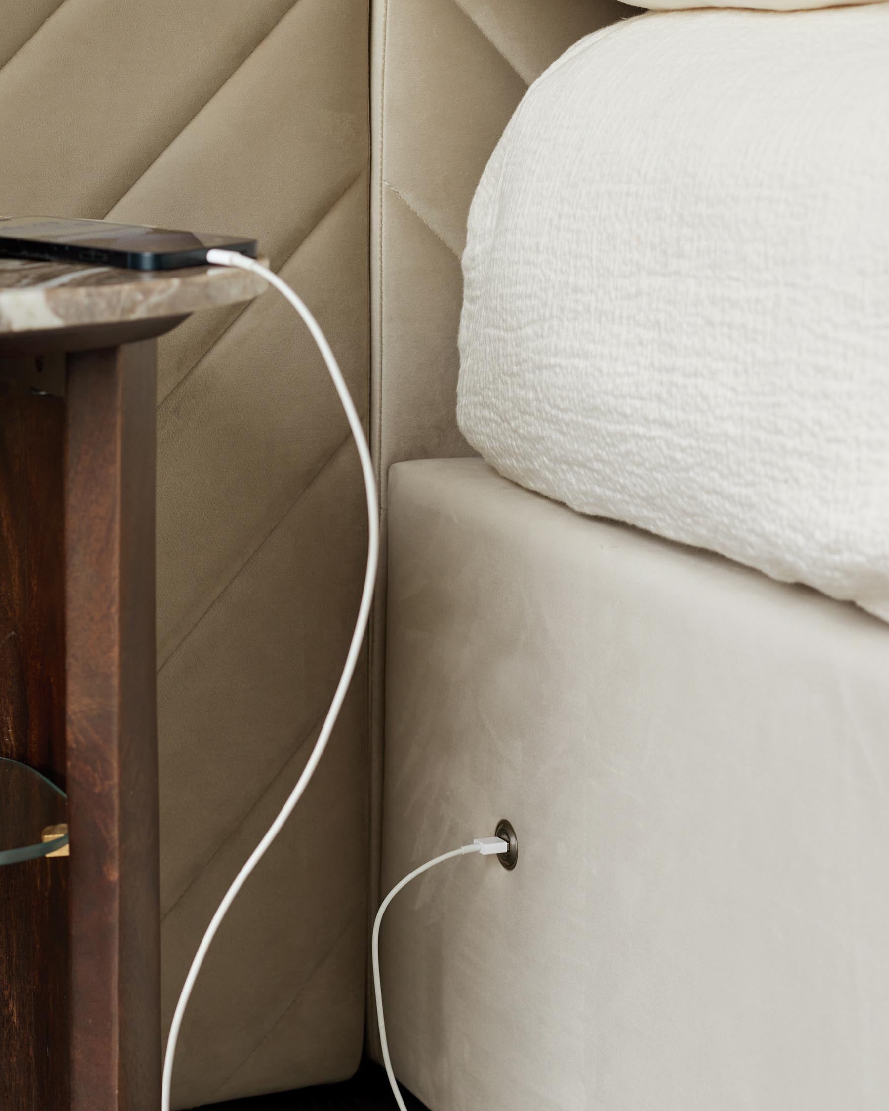 Lit coffre Octavia Luxe en velours champagne, format king size