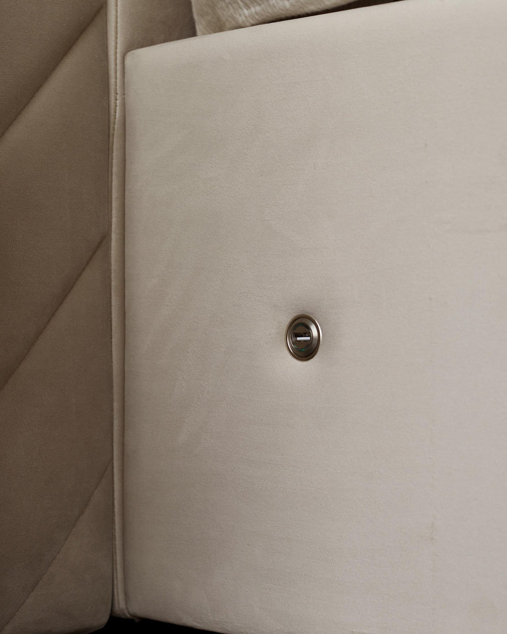 Lit coffre Octavia Luxe en velours champagne, format king size