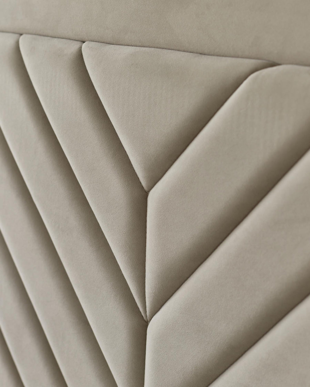 Lit coffre Octavia en velours champagne, format super king, avec coffre