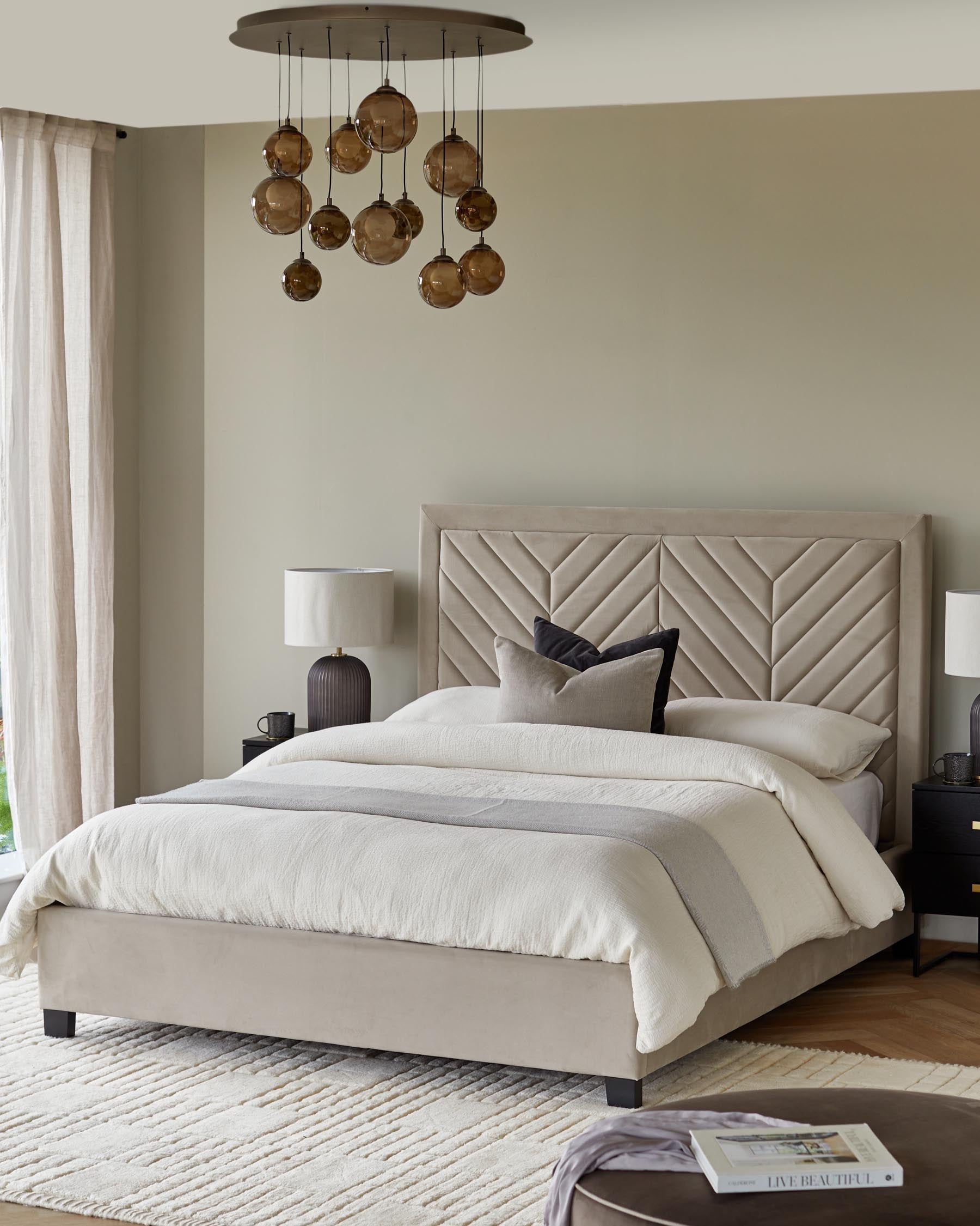 Lit coffre Octavia en velours champagne, format super king, avec coffre