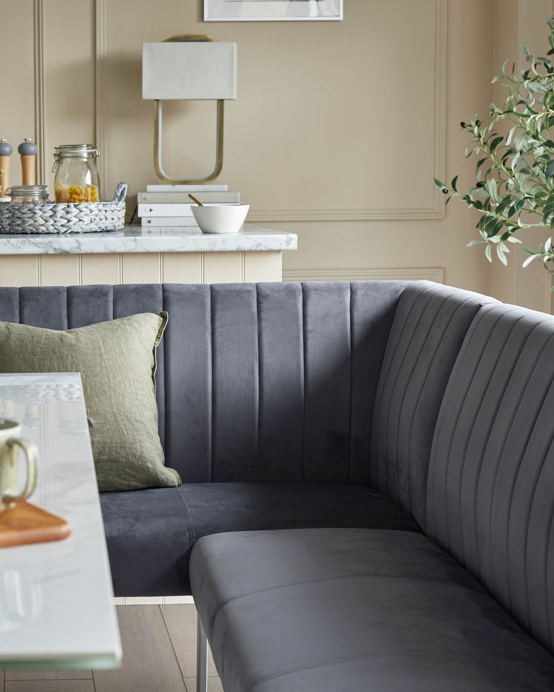 Banc d'angle Ophelia 5 places en velours gris foncé