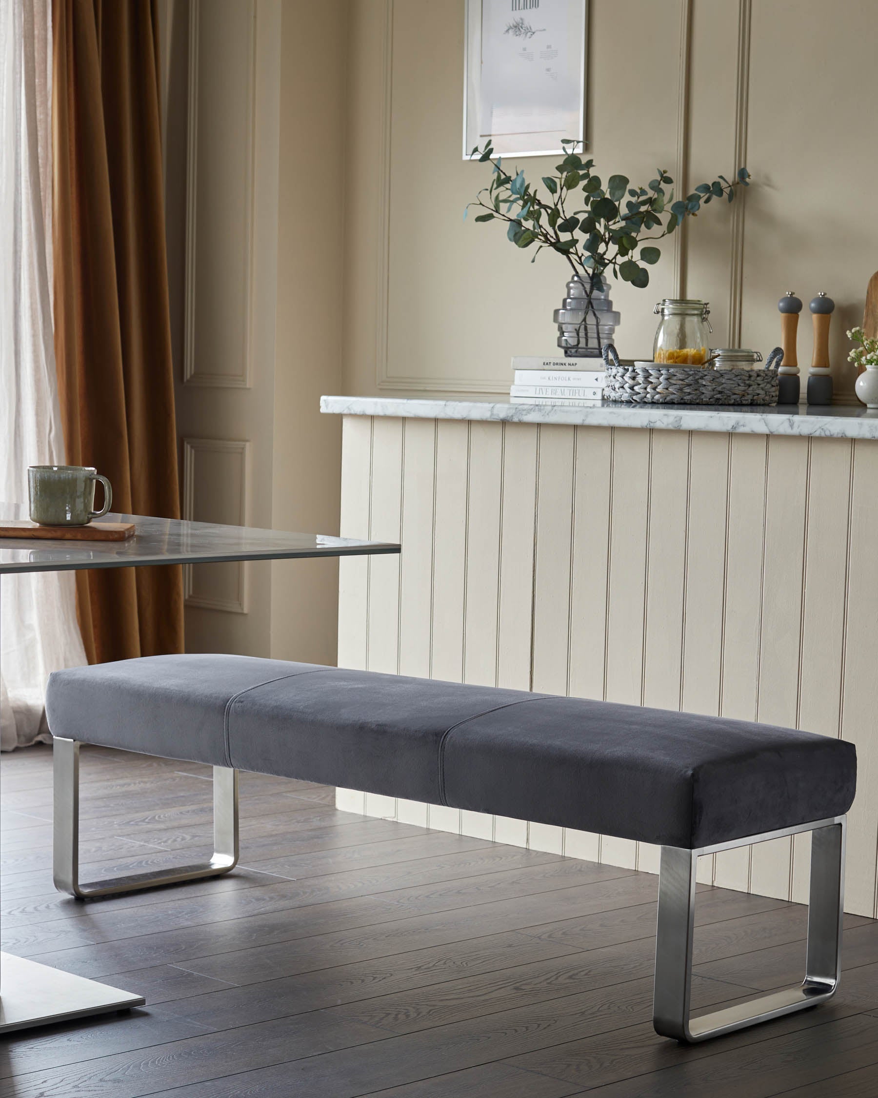 Banquette Ophelia 3 places en velours gris foncé et acier inoxydable, sans dossier