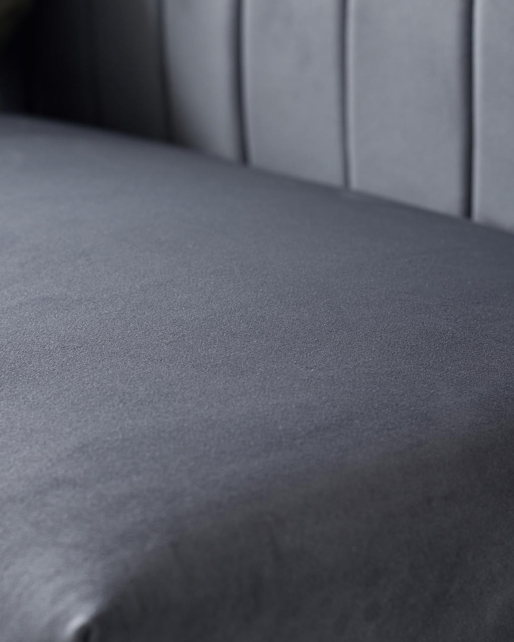 Banc d'angle Ophelia 5 places en velours gris foncé