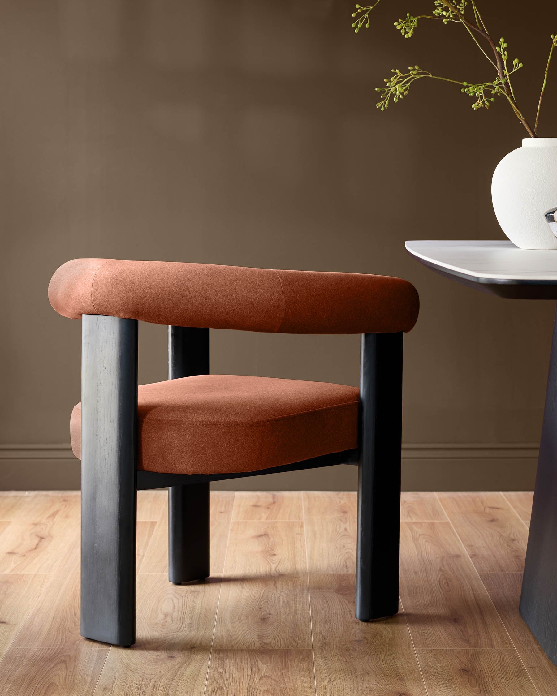 Chaise de salle à manger Orion en tissu rouge caramel