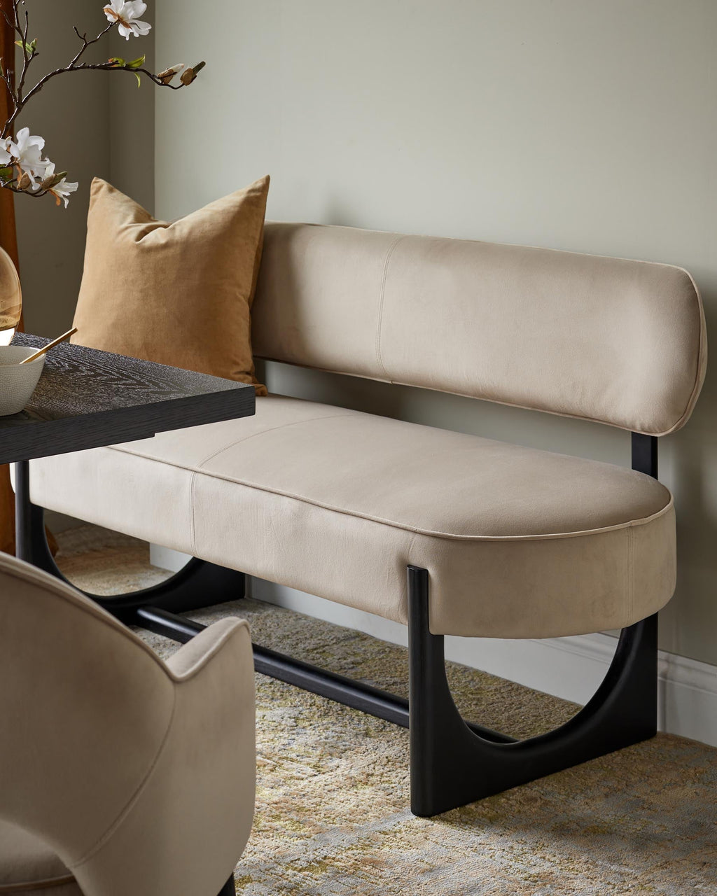 Banquette de salle à manger 3 places en velours champagne Orlan avec dossier