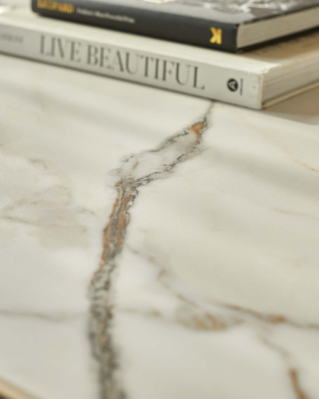 Table basse en céramique naturelle Orlan