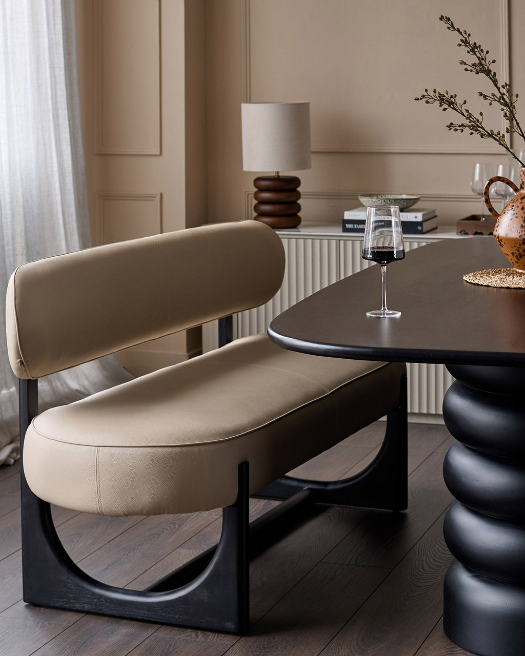 Banquette de salle à manger 3 places Orlan en similicuir naturel avec dossier