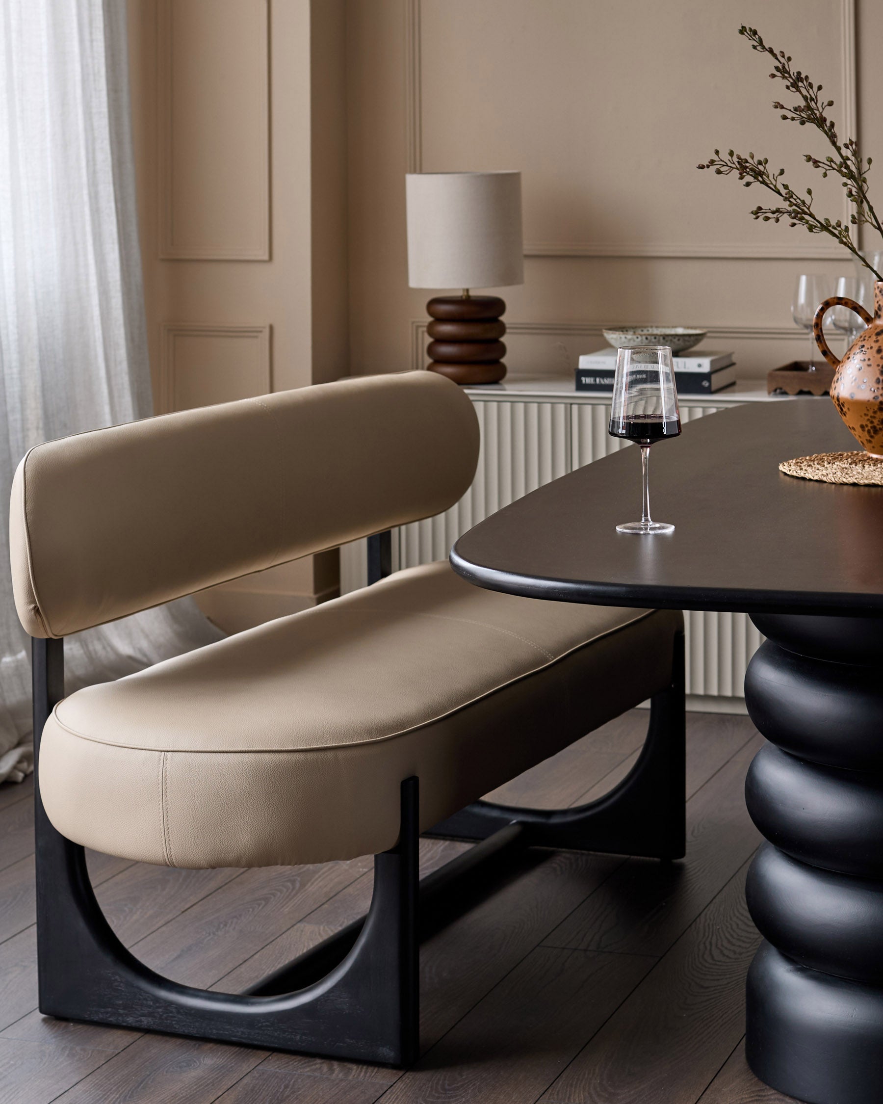 Banquette de salle à manger 3 places Orlan en similicuir naturel avec dossier