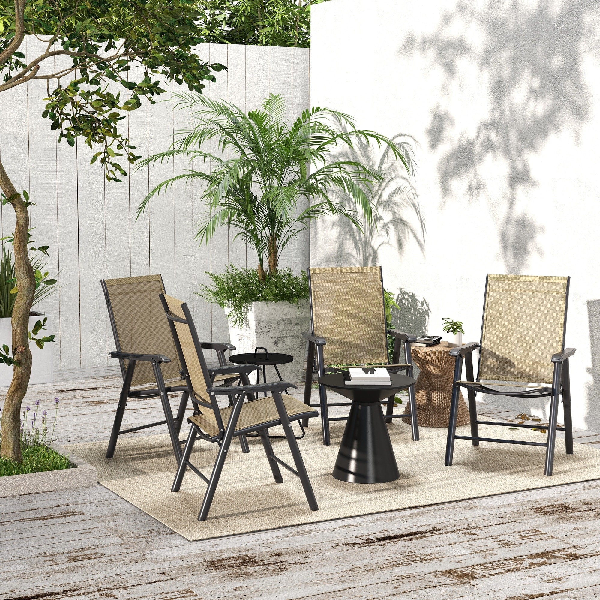 Ensemble de 4 chaises de patio pliantes Outsunny au design simple et chic, confortables pour la terrasse, le jardin, la cour et les voyages