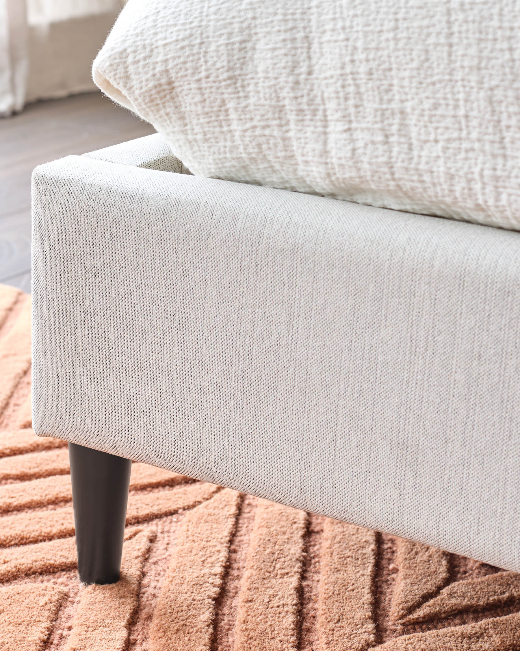 Lit double Paolo en tissu bicolore ivoire