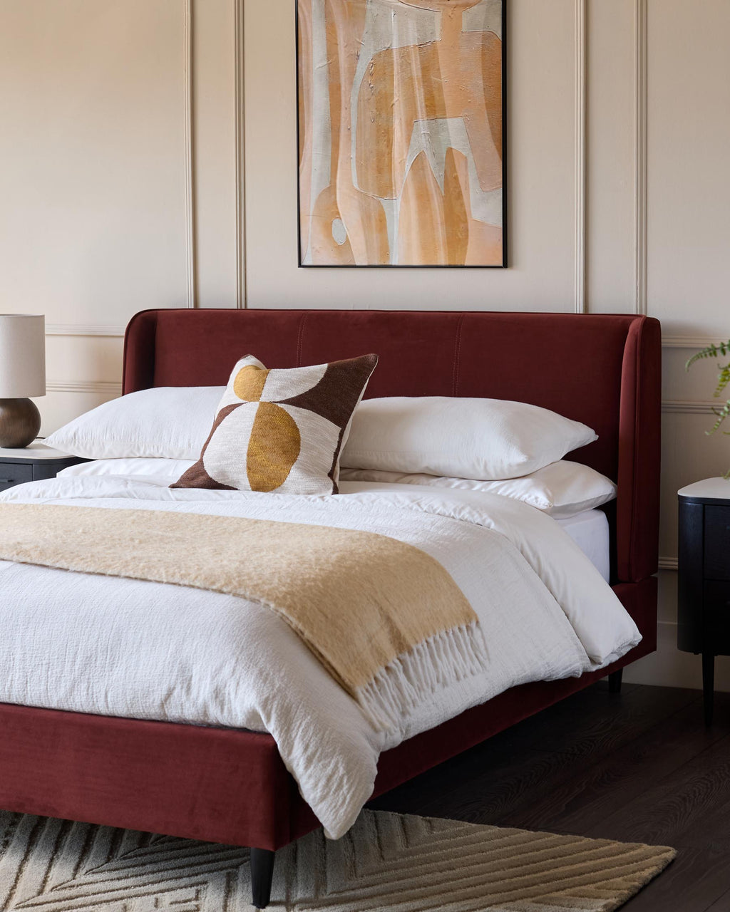 Lit king size Paolo en velours rouge caramel