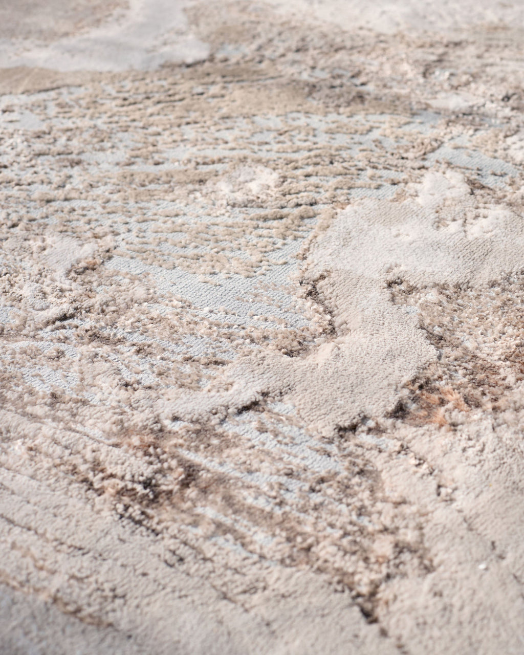 Tapis Perla Expression argenté doux texturé, de taille moyenne