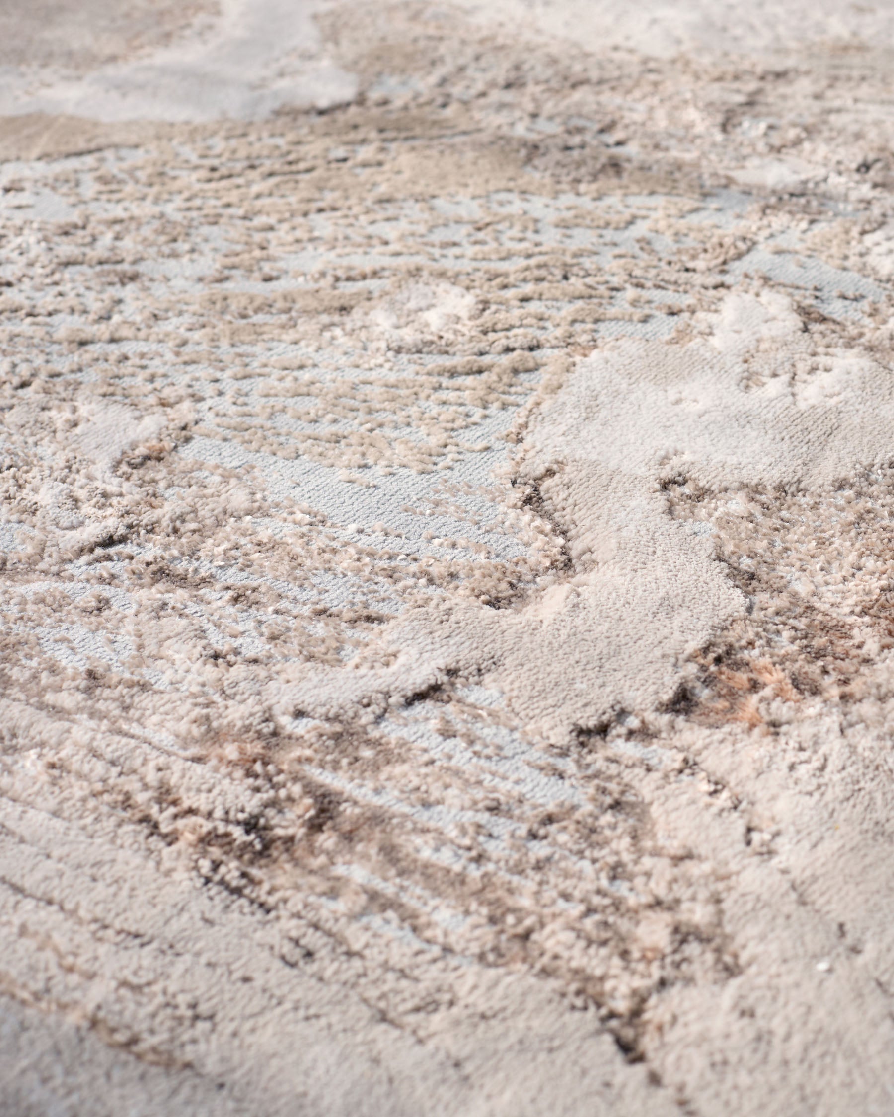 Tapis Perla Expression argenté doux texturé, de taille moyenne