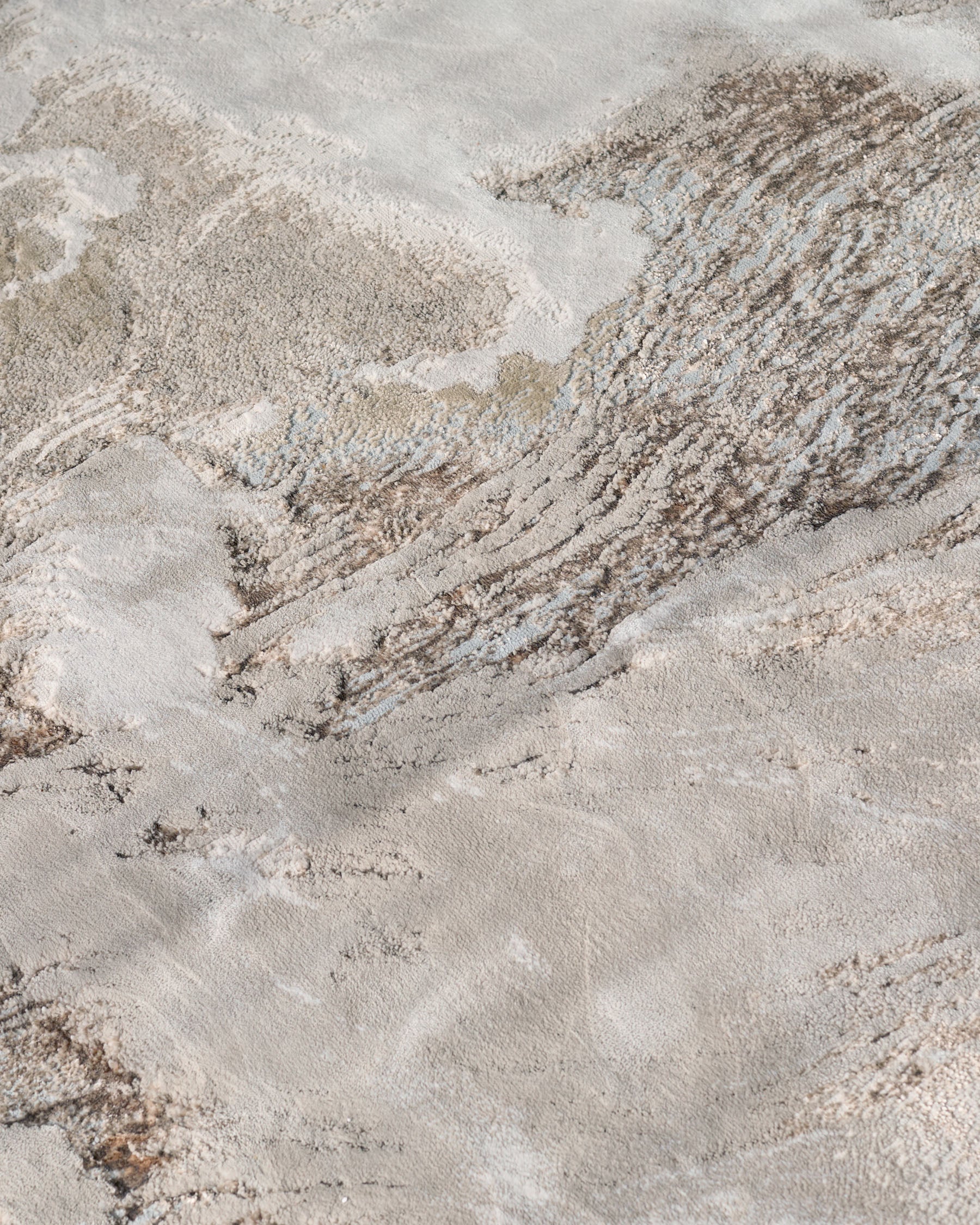 Tapis Perla Expression grand format à texture argentée douce