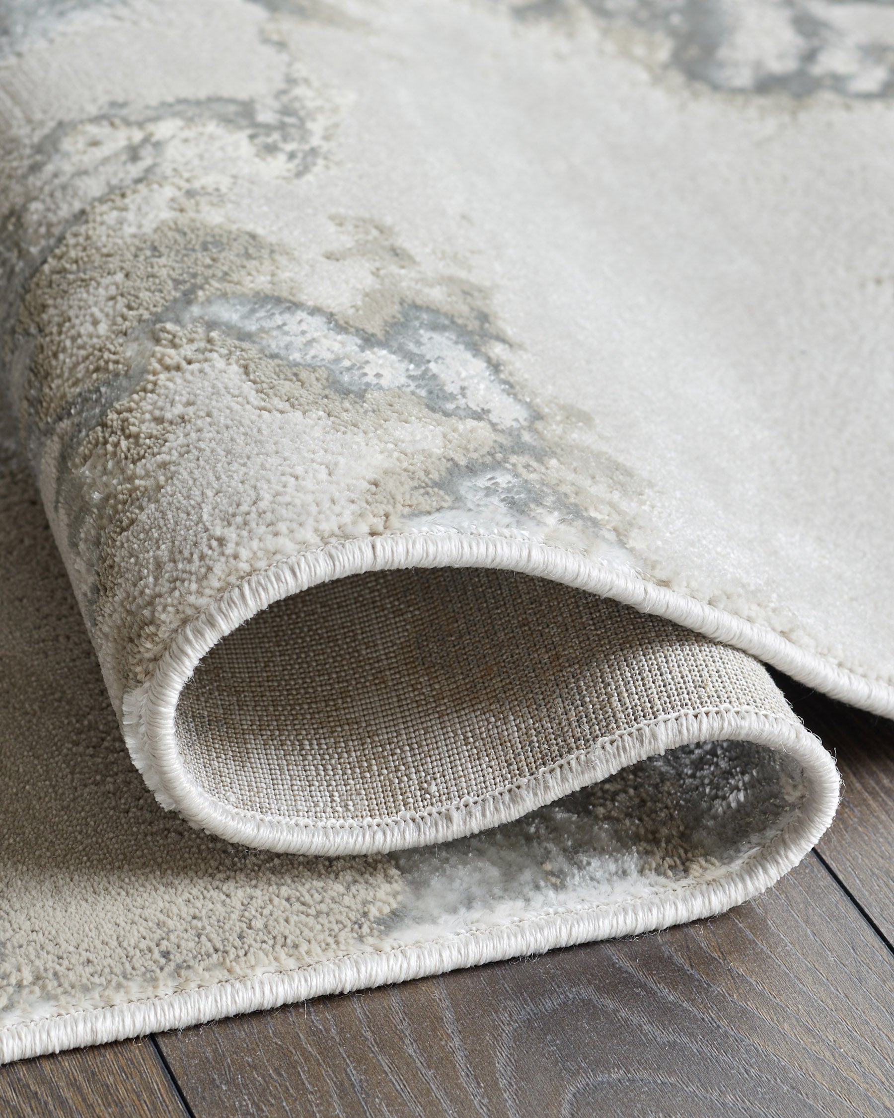 Tapis de couloir texturé argenté doux Perla