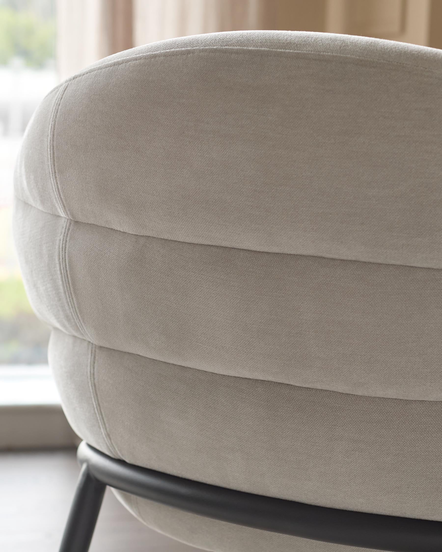 Fauteuil cocktail Phoebe en tissu gris