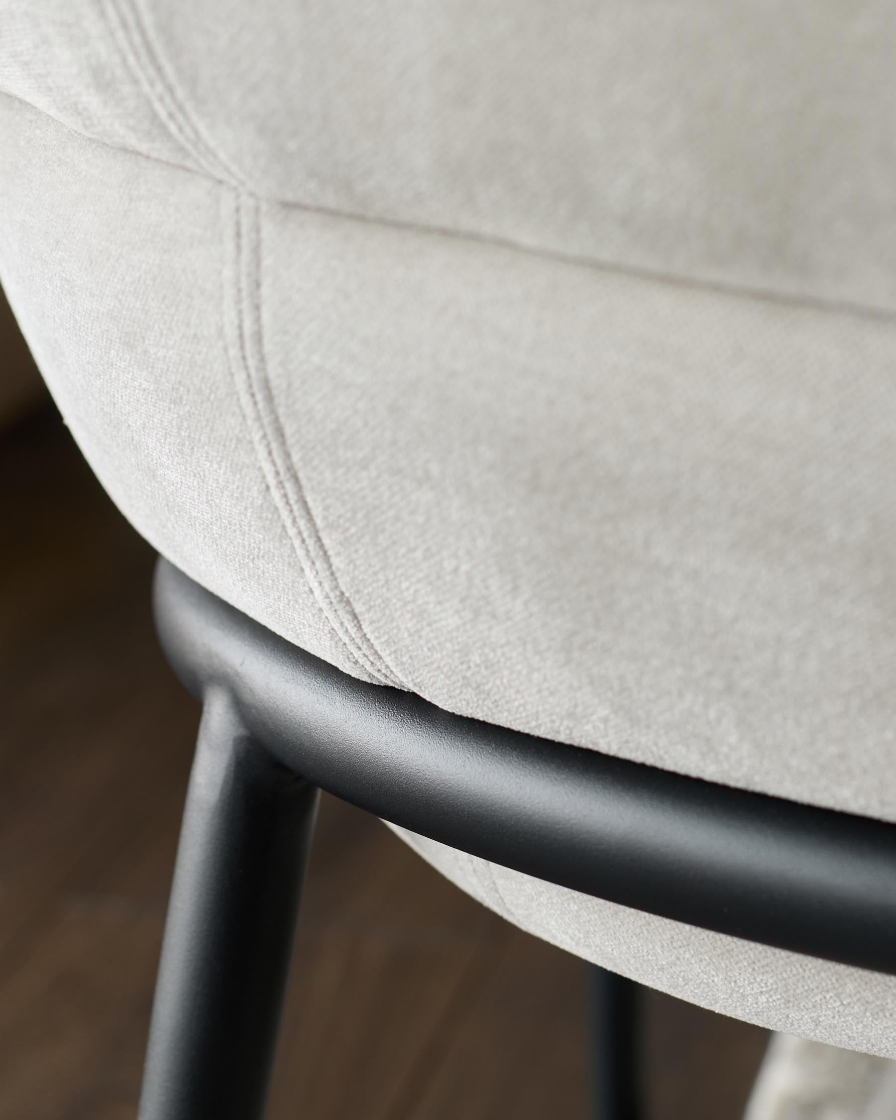 Fauteuil cocktail Phoebe en tissu gris