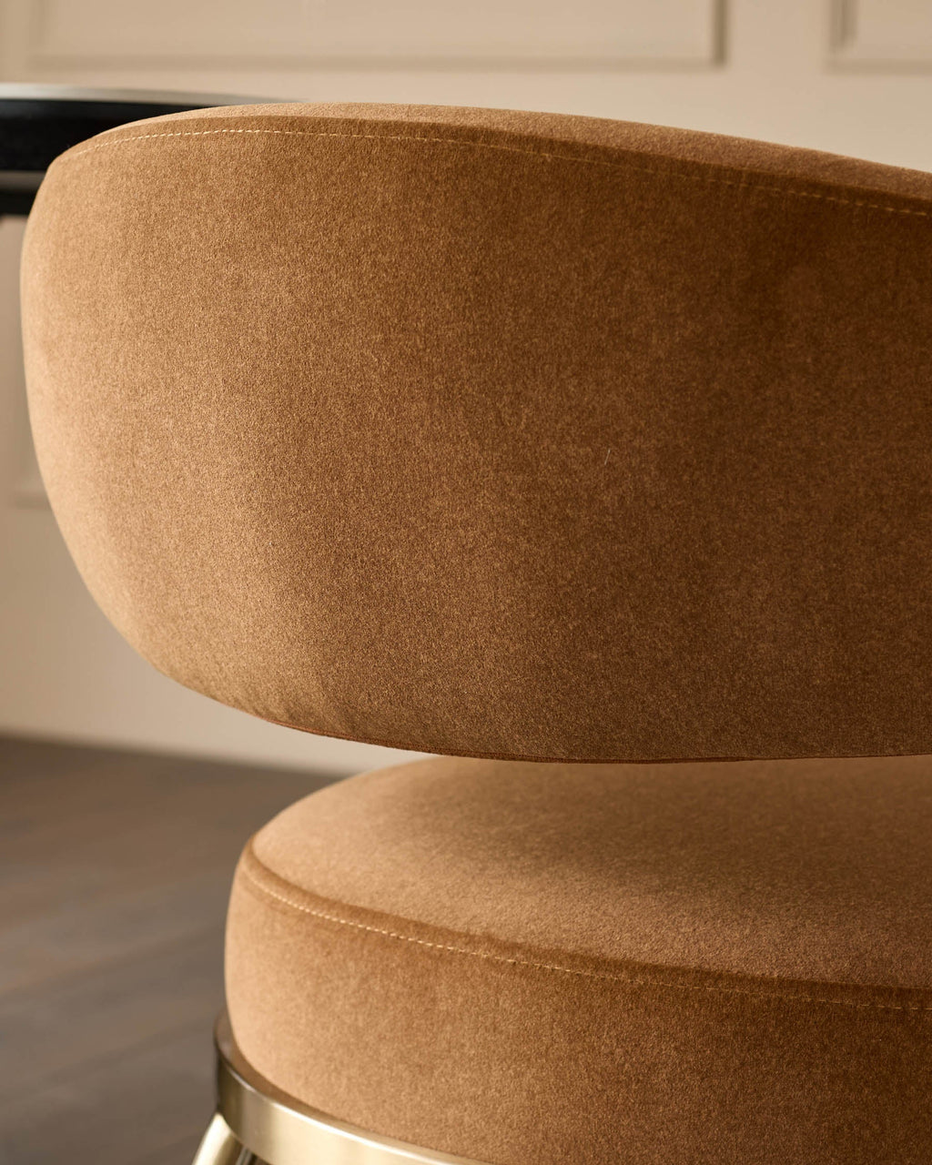 Chaise de salle à manger Rhett en tissu caramel