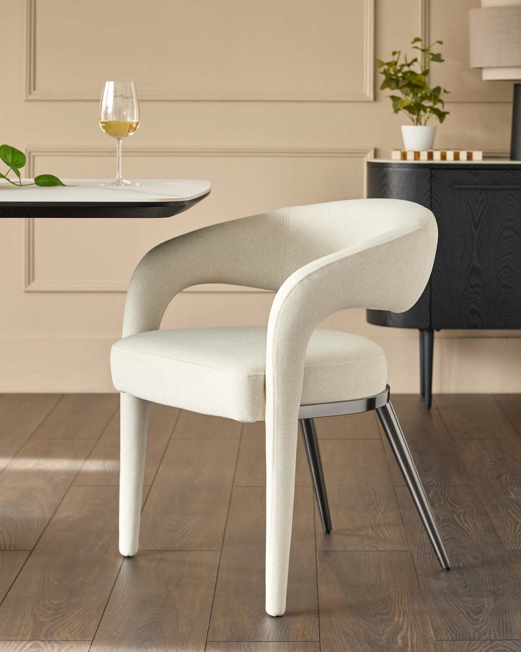Chaise de salle à manger Rhett en tissu crème