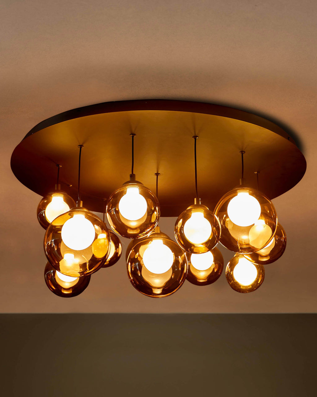 Suspension réglable Riley en verre moka avec 12 LED