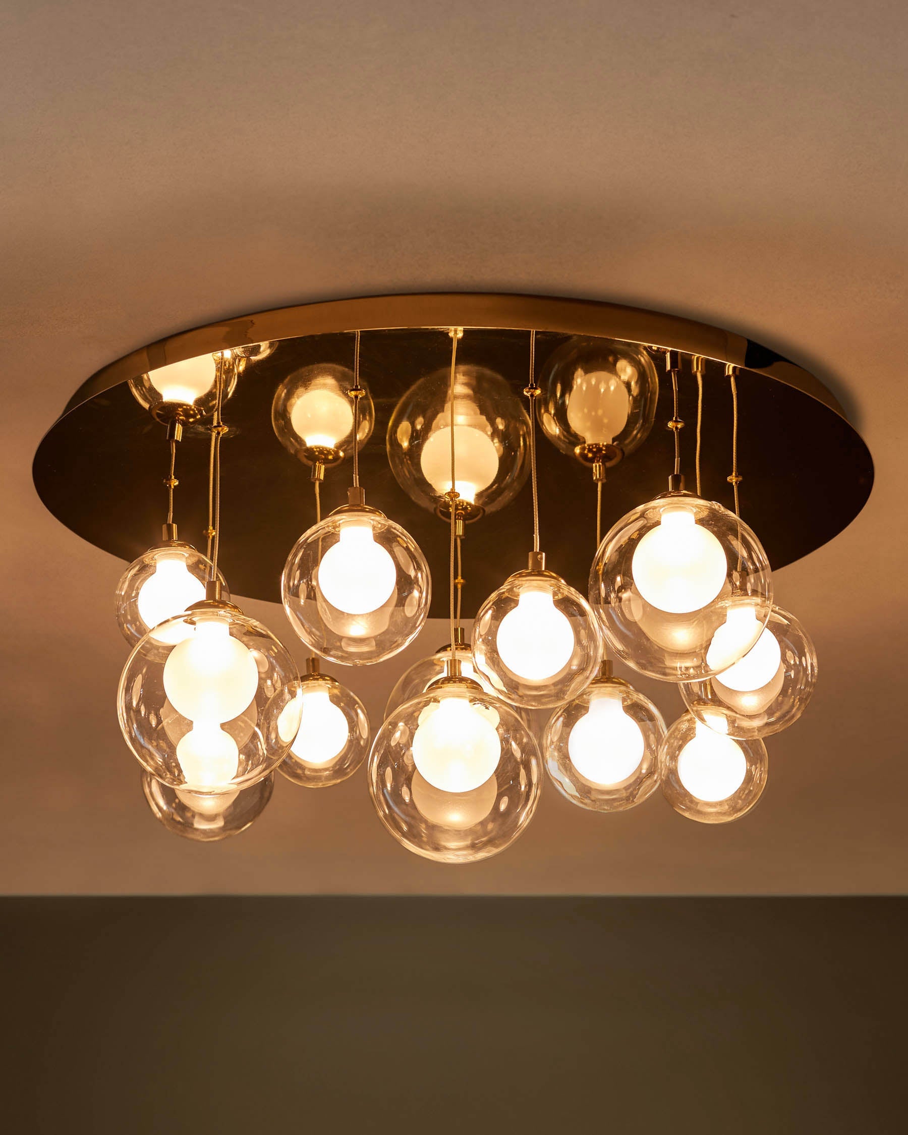 Suspension réglable Riley en verre transparent avec 12 LED