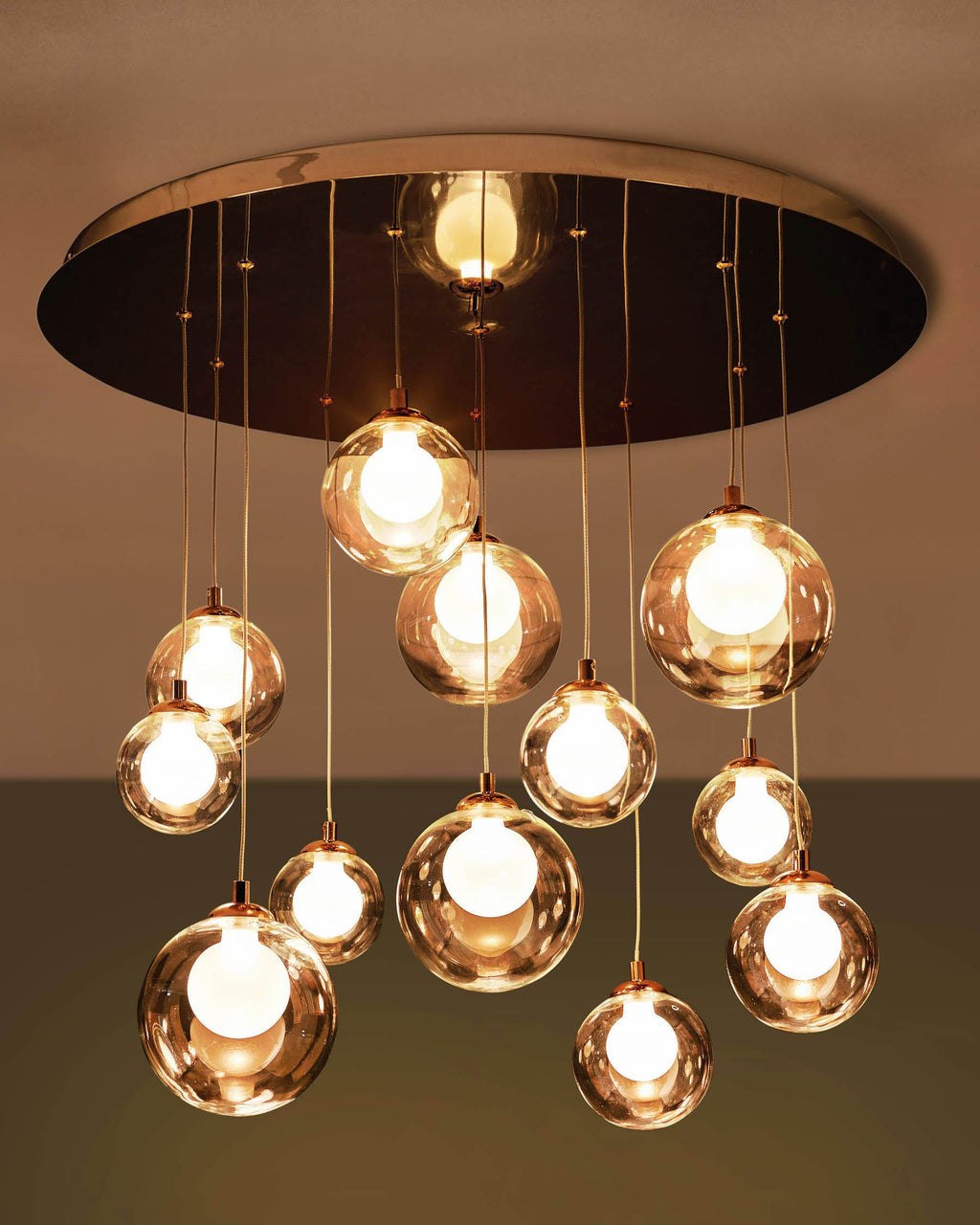 Suspension réglable Riley en verre transparent avec 12 LED