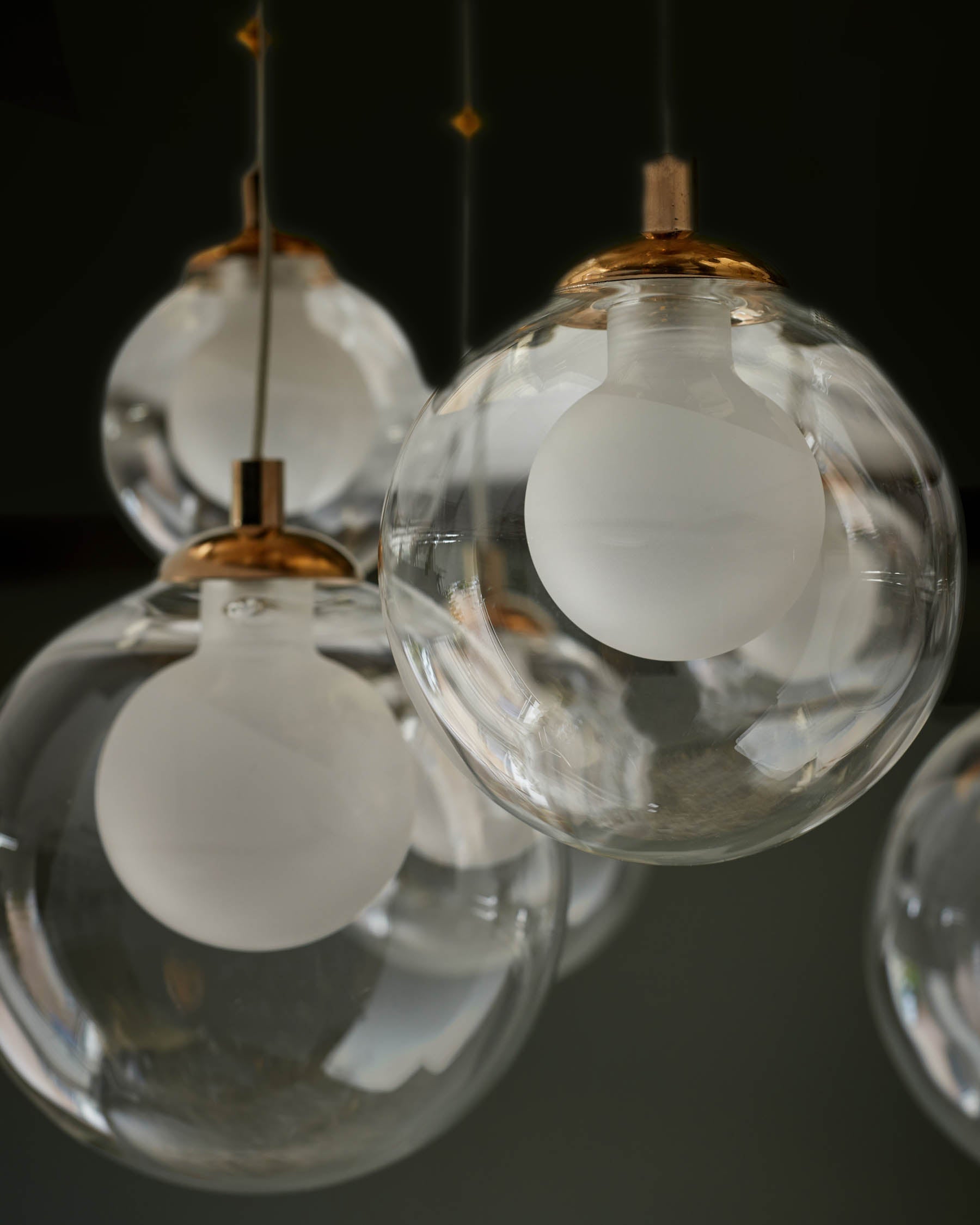 Suspension réglable Riley en verre transparent avec 12 LED