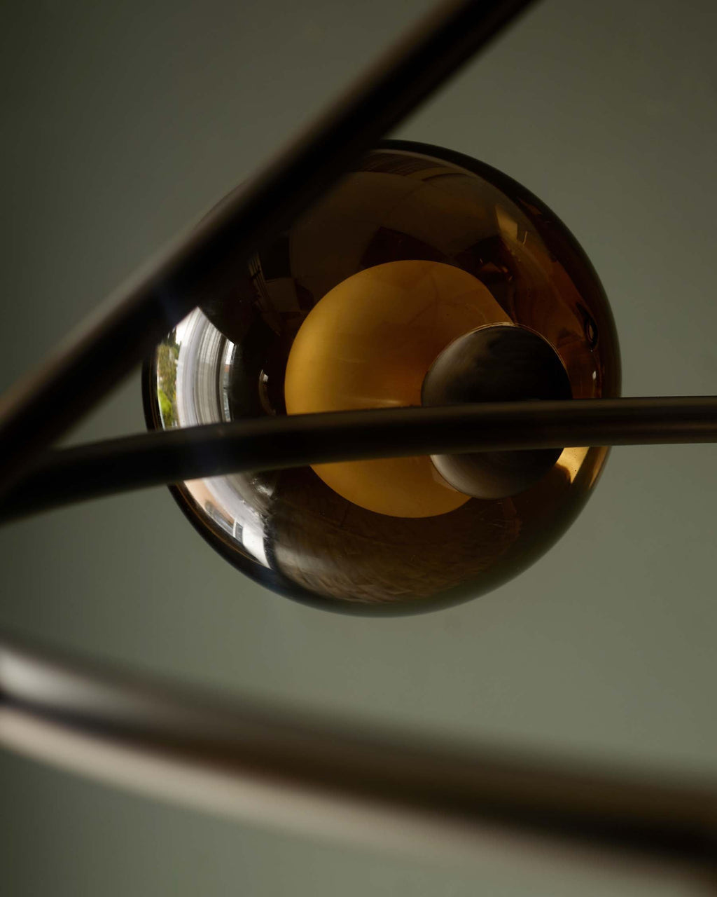 Suspension réglable Riley en verre moka à 8 lumières