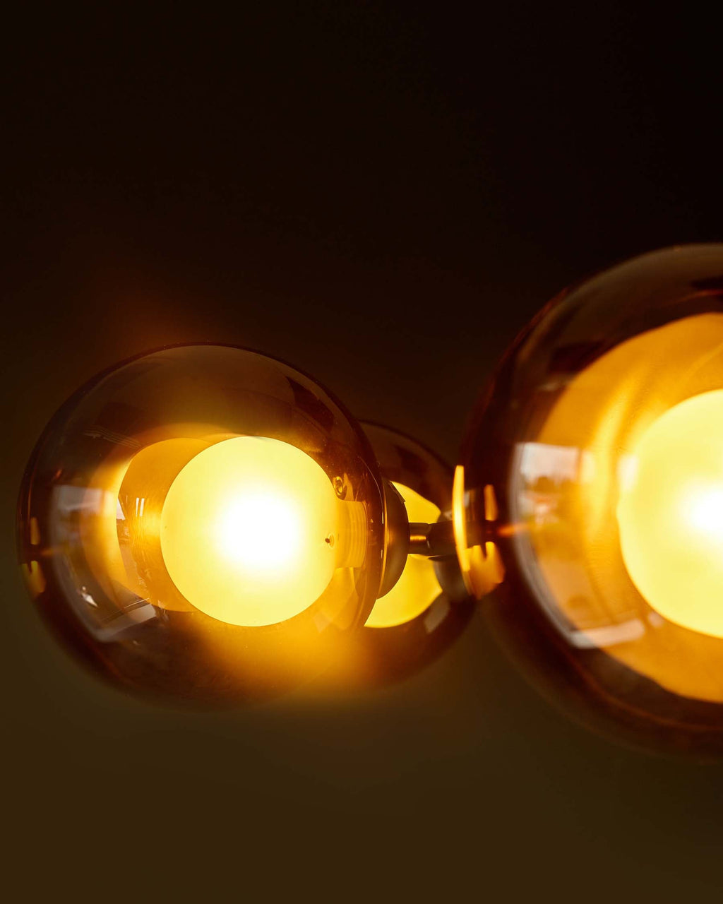 Suspension réglable Riley en verre moka à 8 lumières