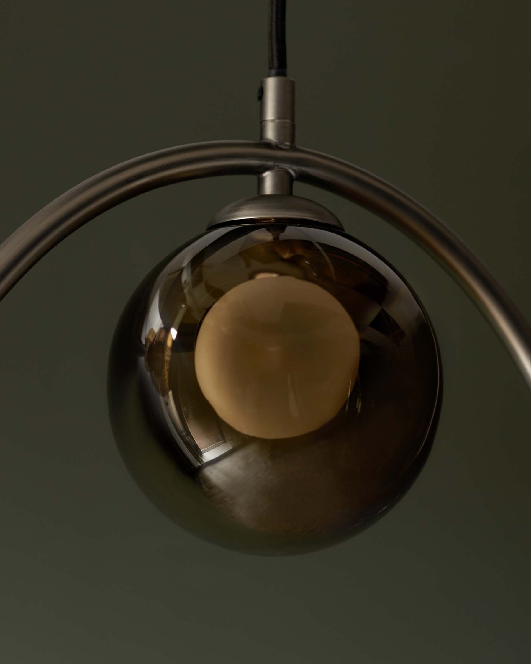 Suspension réglable Riley en verre moka à 2 lumières