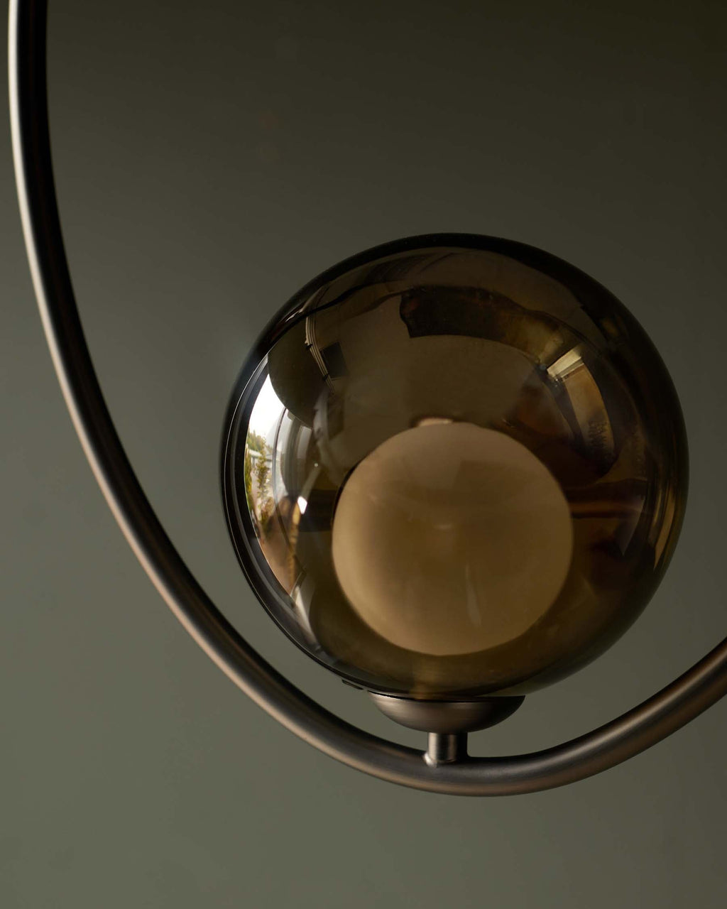 Suspension réglable Riley en verre moka à 2 lumières