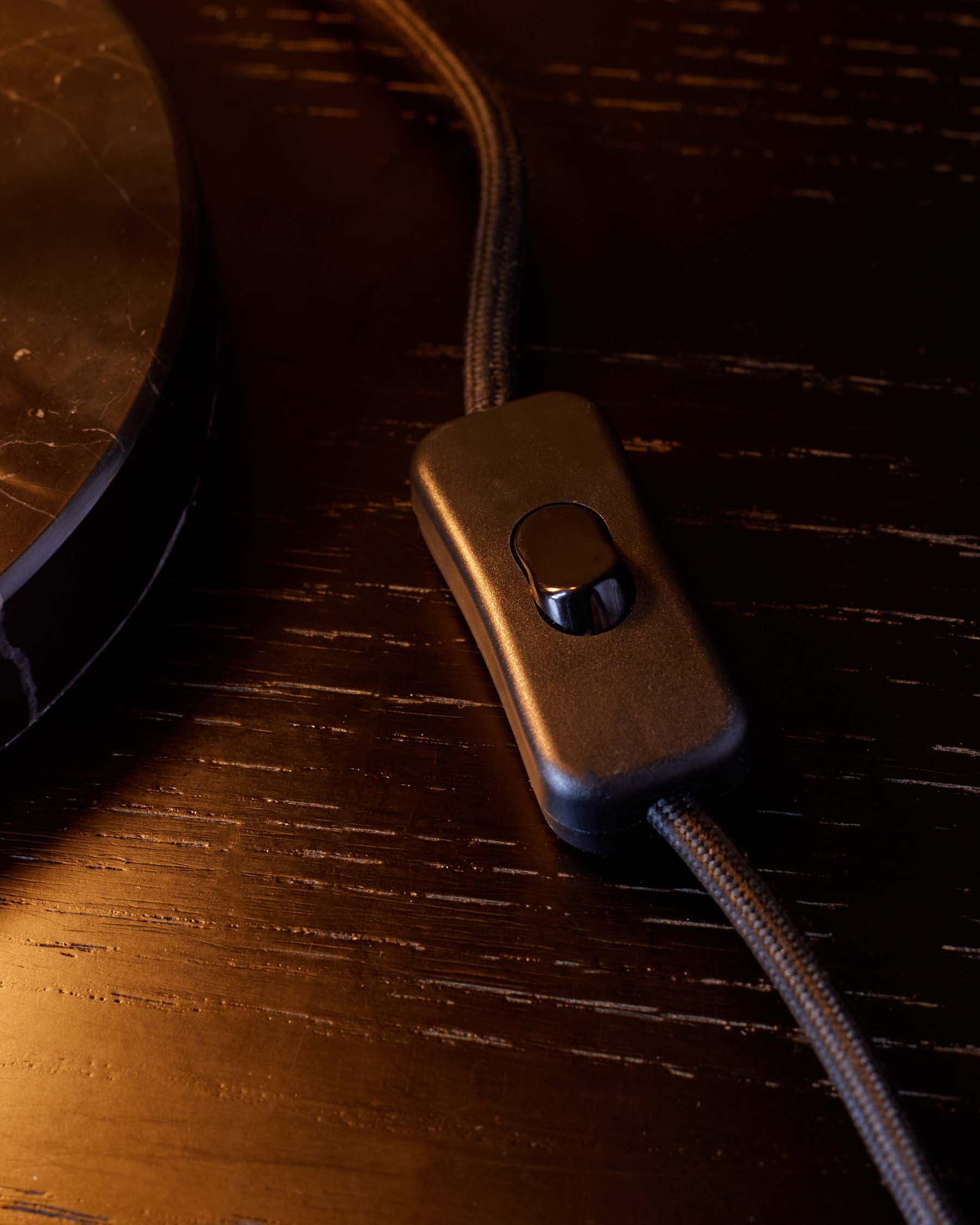 Lampe de table Riley en verre moka à 2 lumières