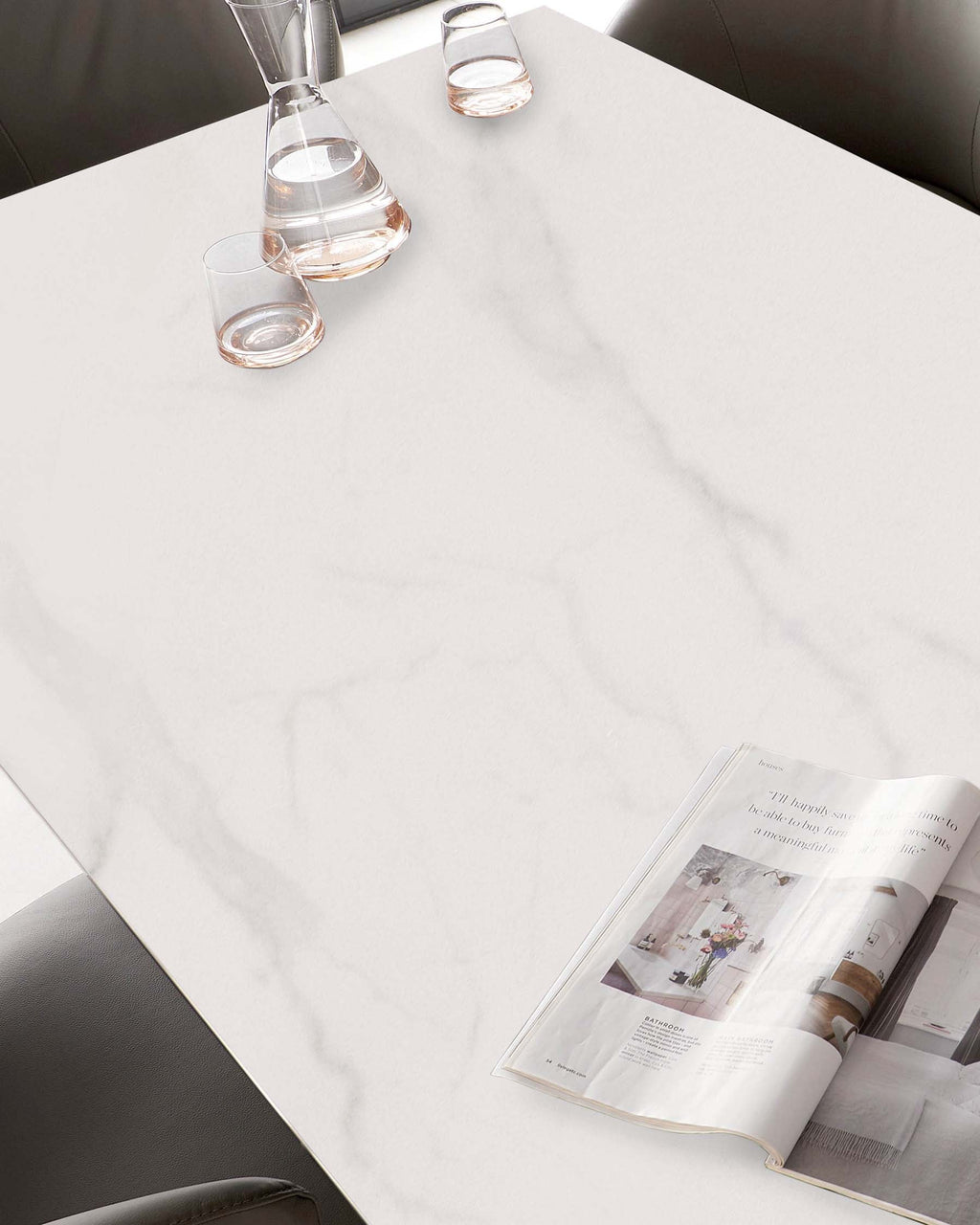 Table de salle à manger 8 places en céramique marbrée blanche Riley