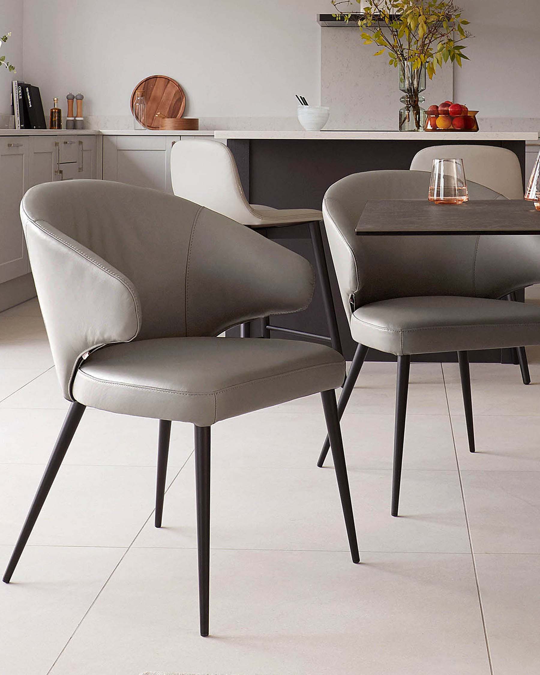 Ensemble table Riley 8 places et 8 chaises de salle à manger Landon gris foncé