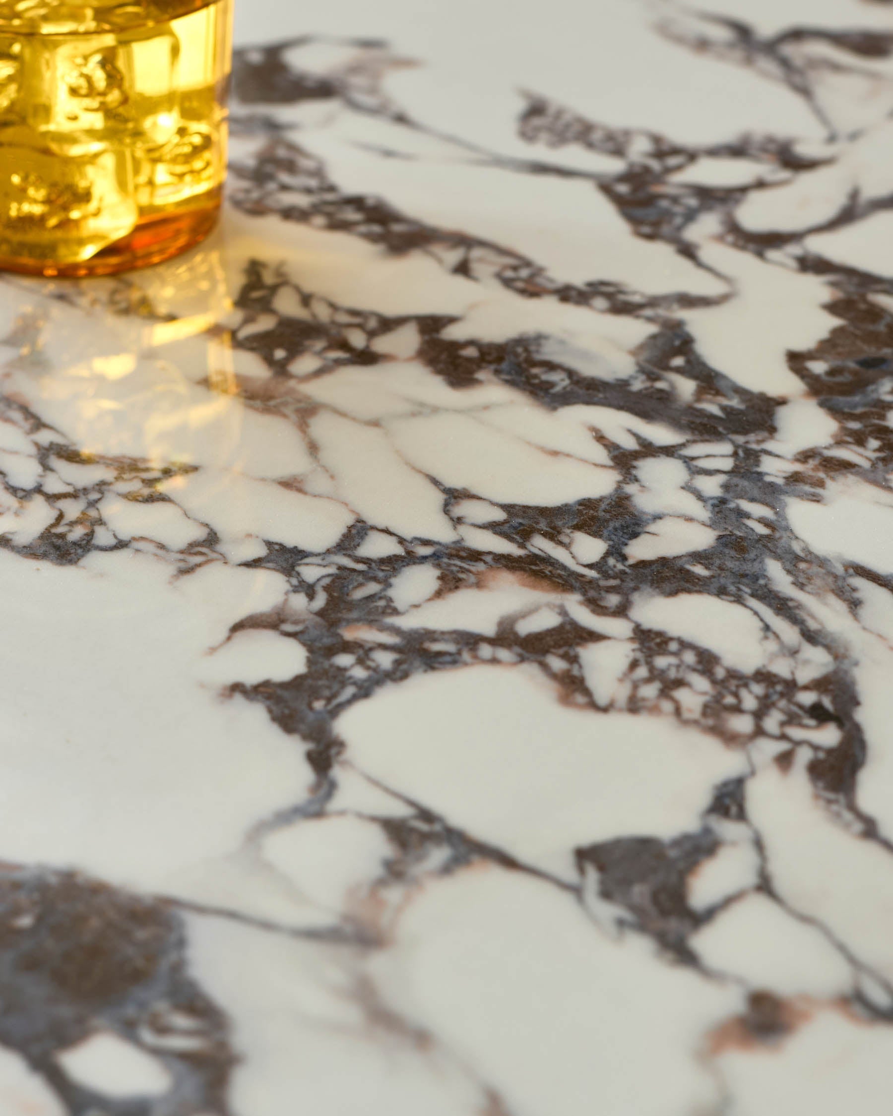 Table à manger 4 places Romeo en céramique Calacatta blanche