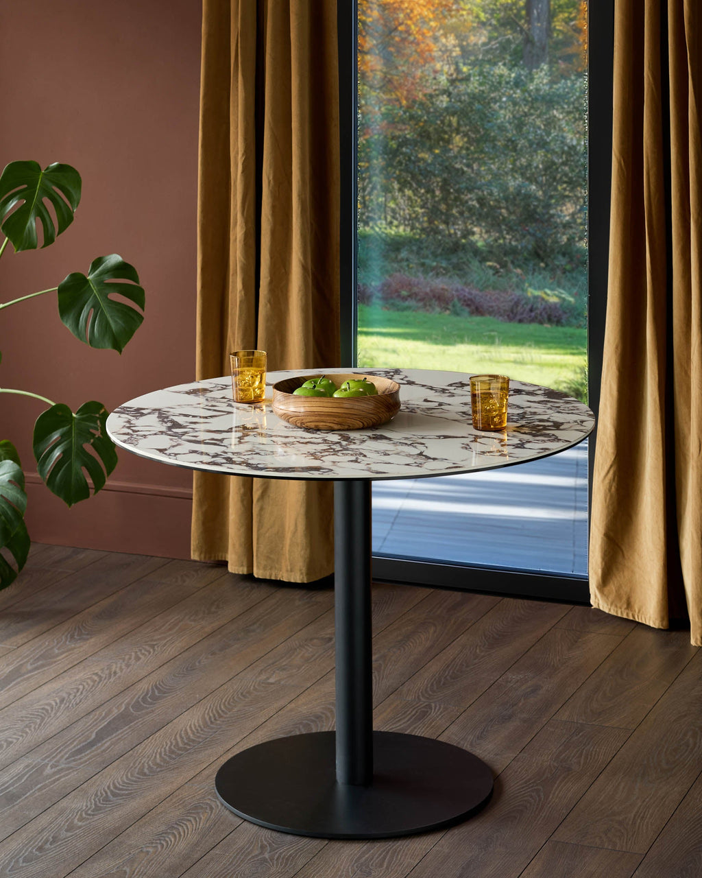 Table à manger 4 places Romeo en céramique Calacatta blanche