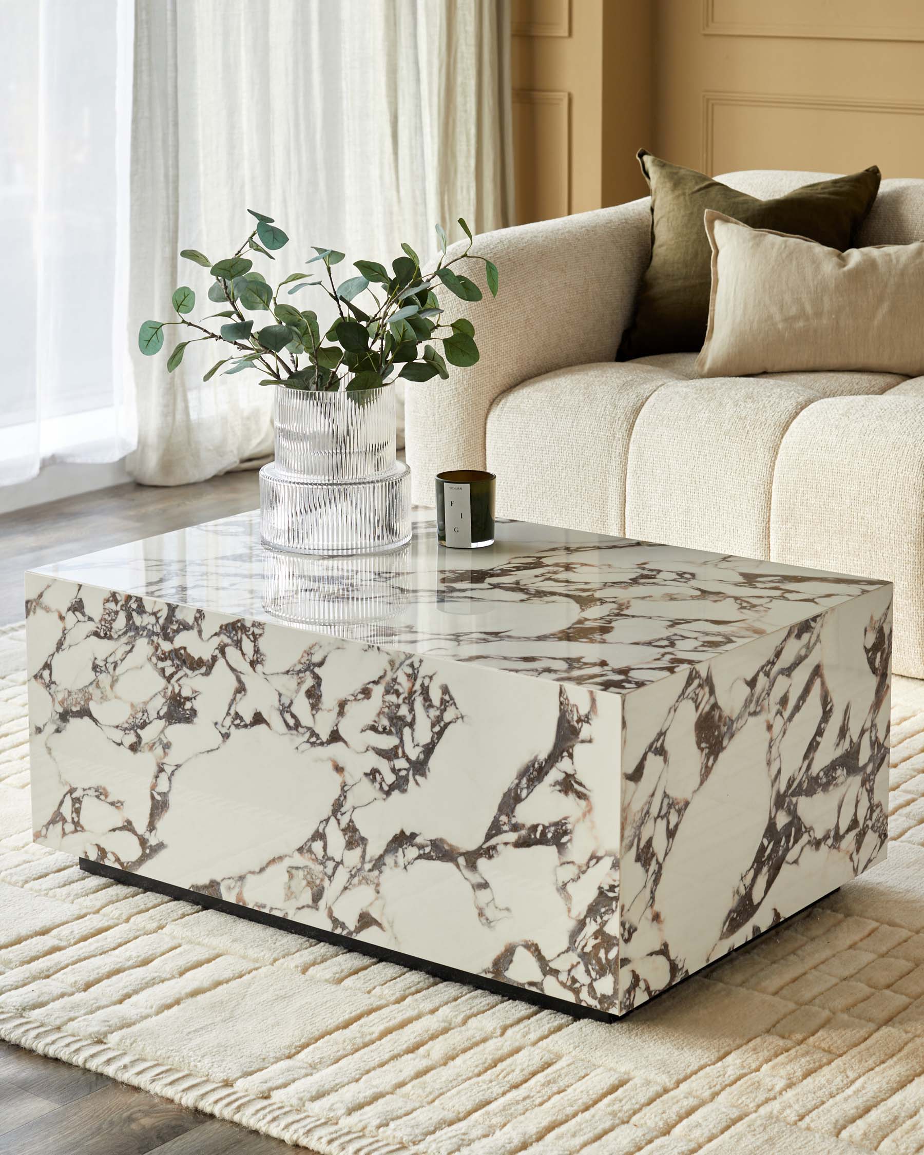 Table basse en céramique blanche Calacatta de Russo