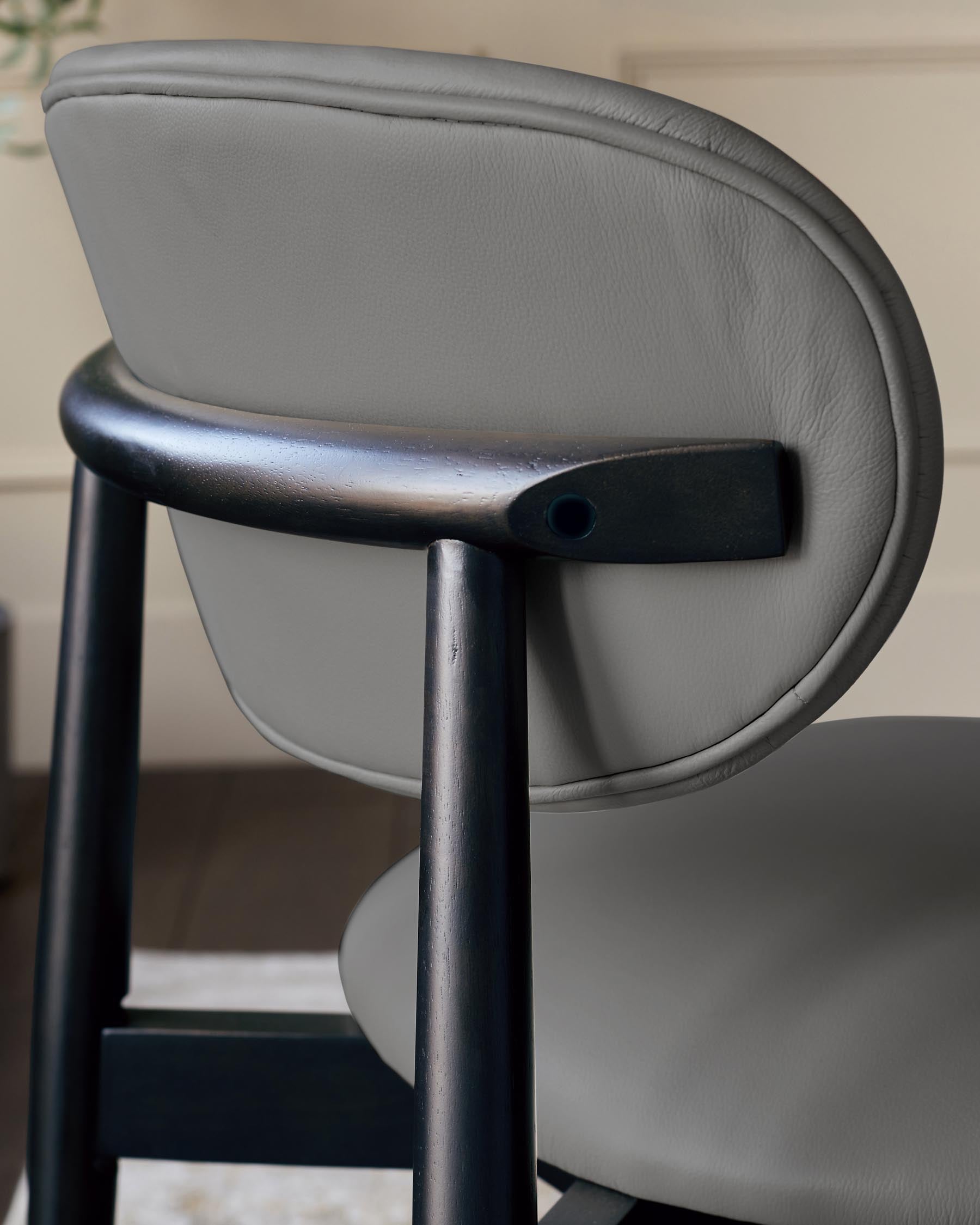 Chaise de salle à manger Ryann en cuir gris foncé