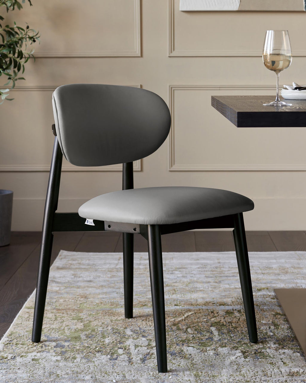 Chaise de salle à manger Ryann en cuir gris foncé